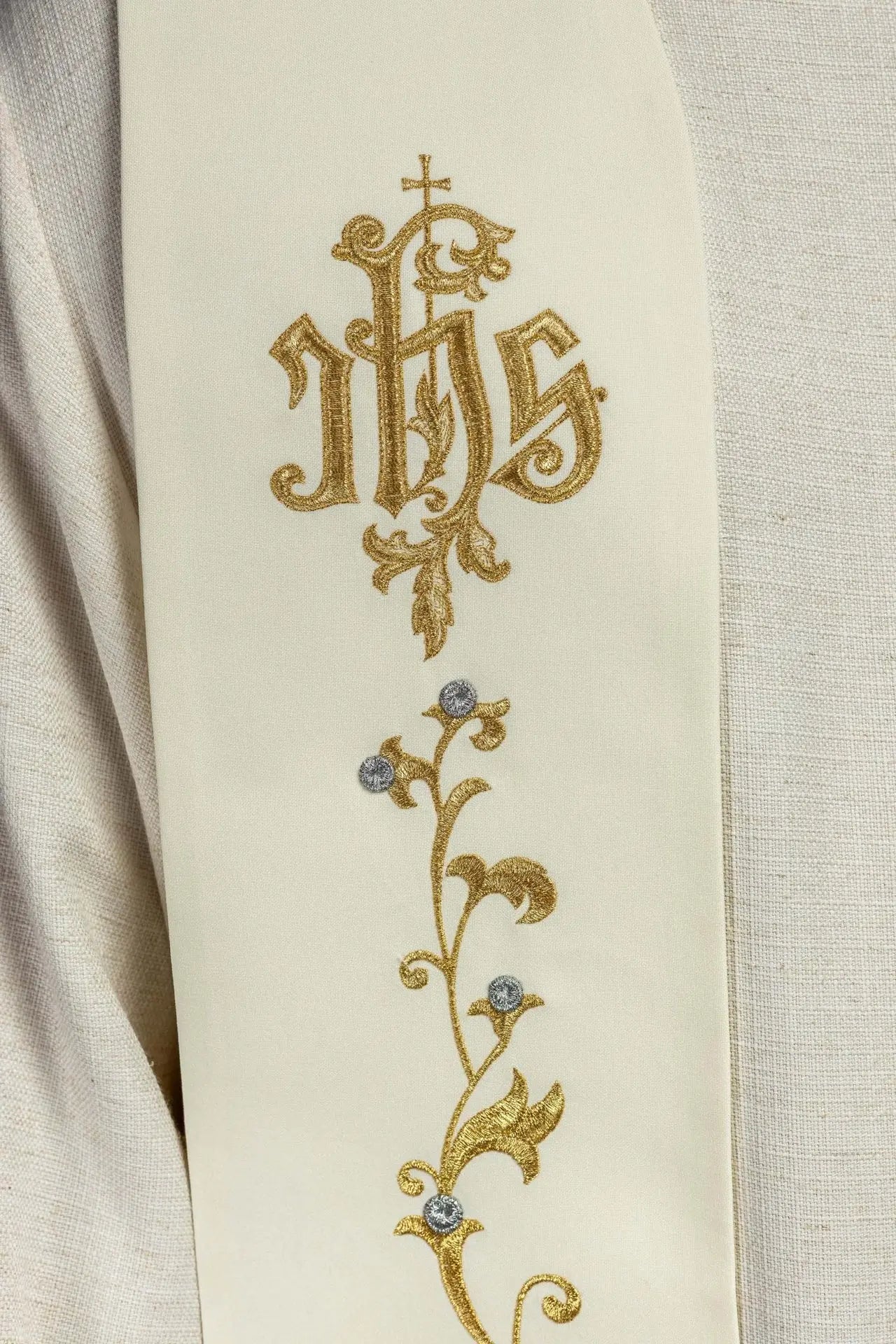 Embroidered stole IHS on cross ecru