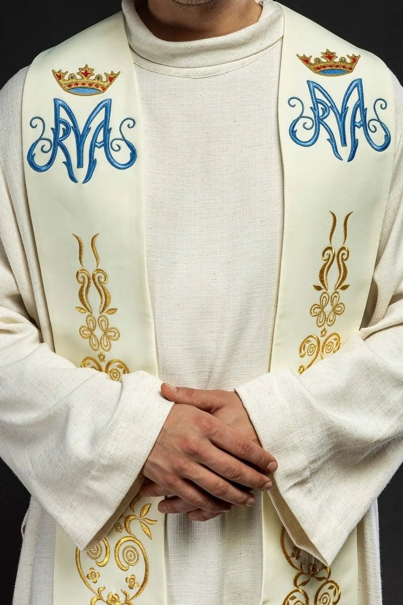 Étole brodée motif marial avec couronne écrue