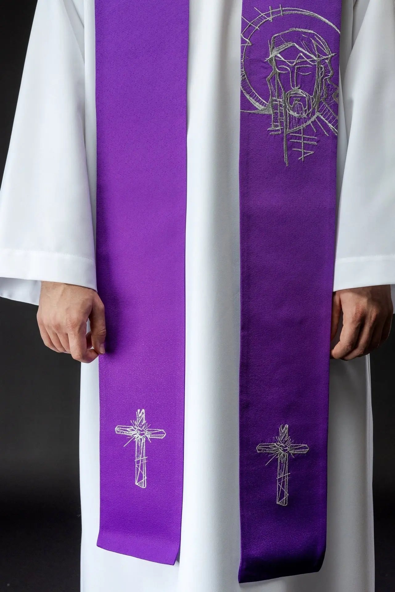Étola brodée pour le Carême avec Jésus
