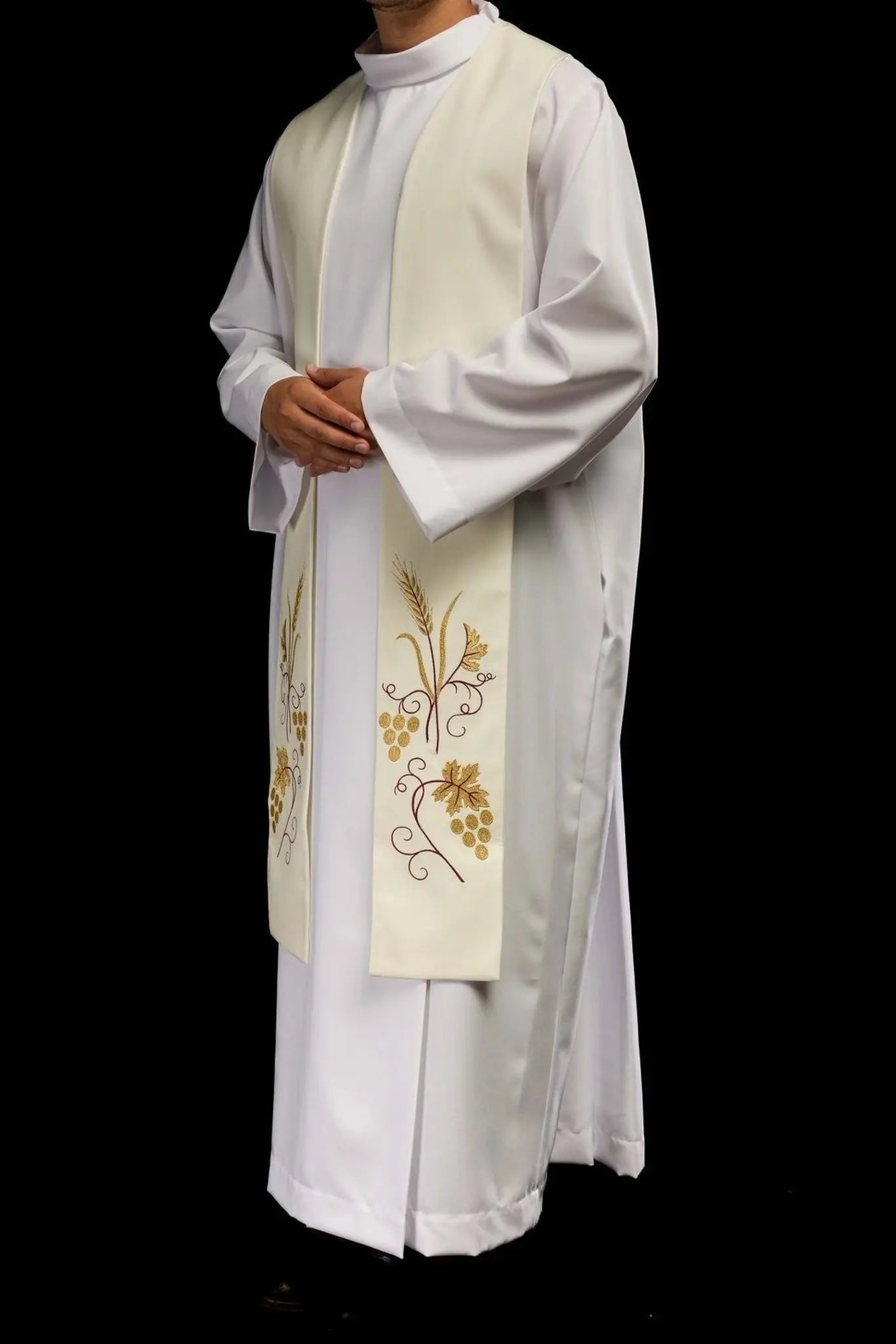 Embroidered stole of grapes and ears in ecru