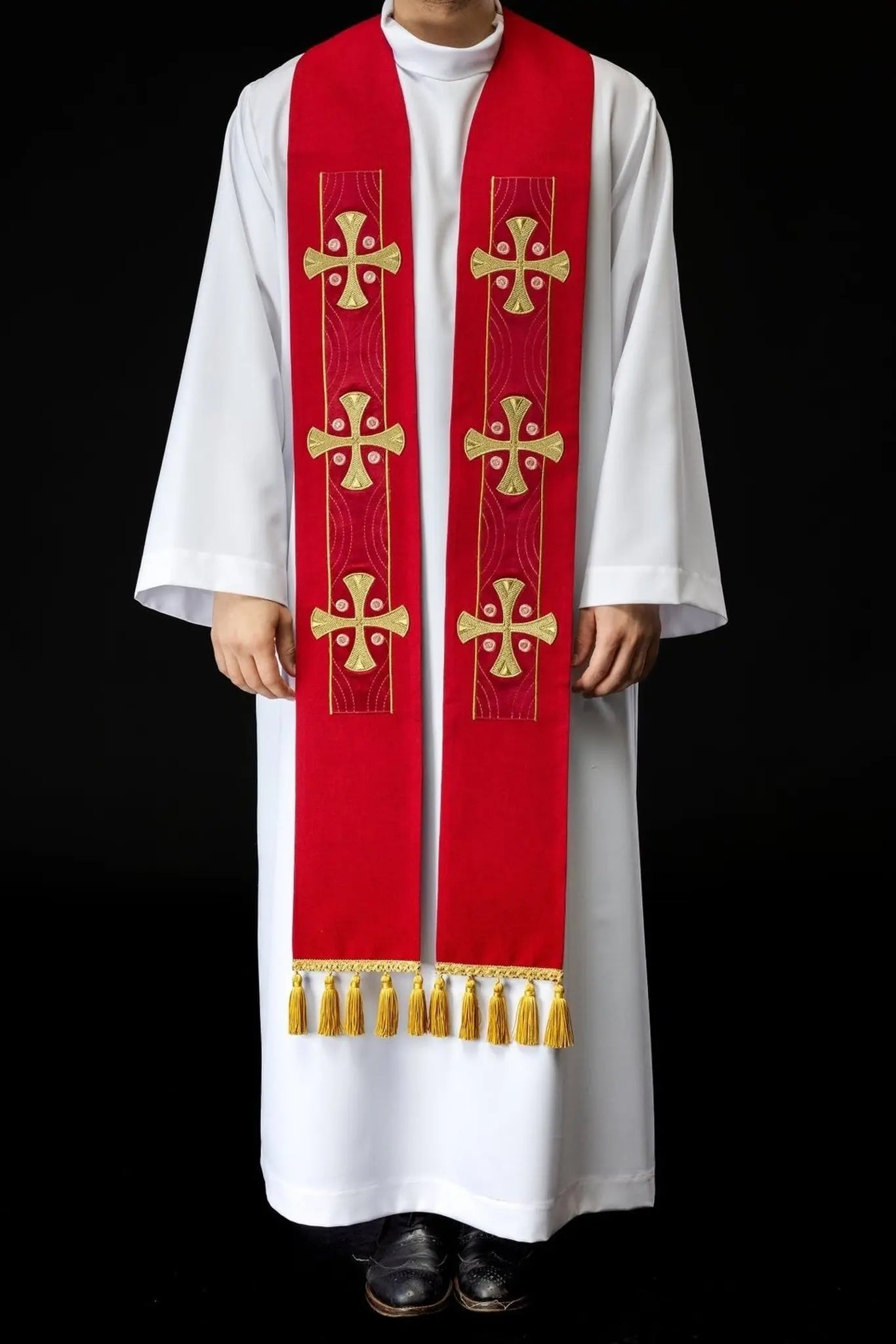 Embroidered stole with crosses red