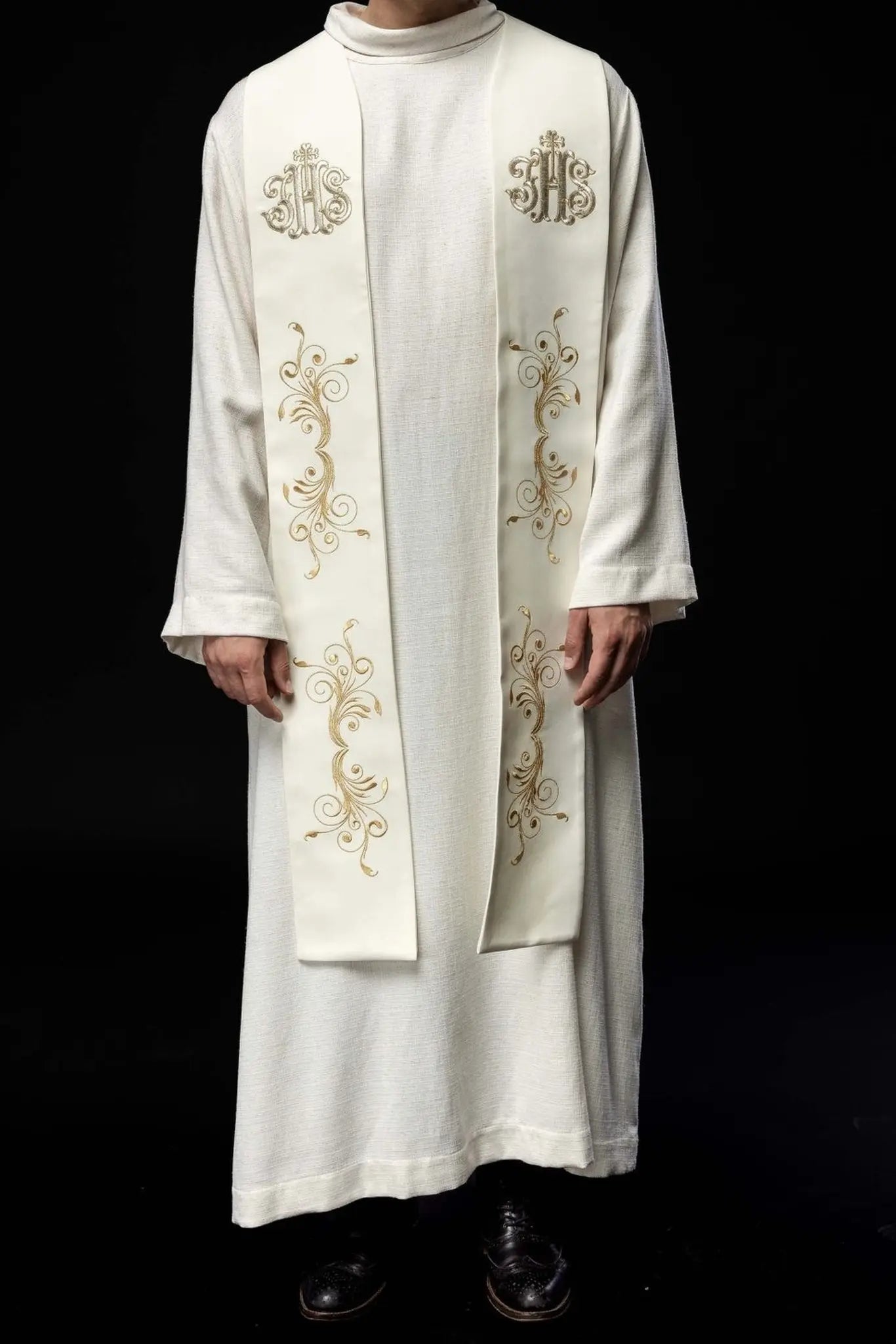 Embroidered stole decorated with IHS ecru