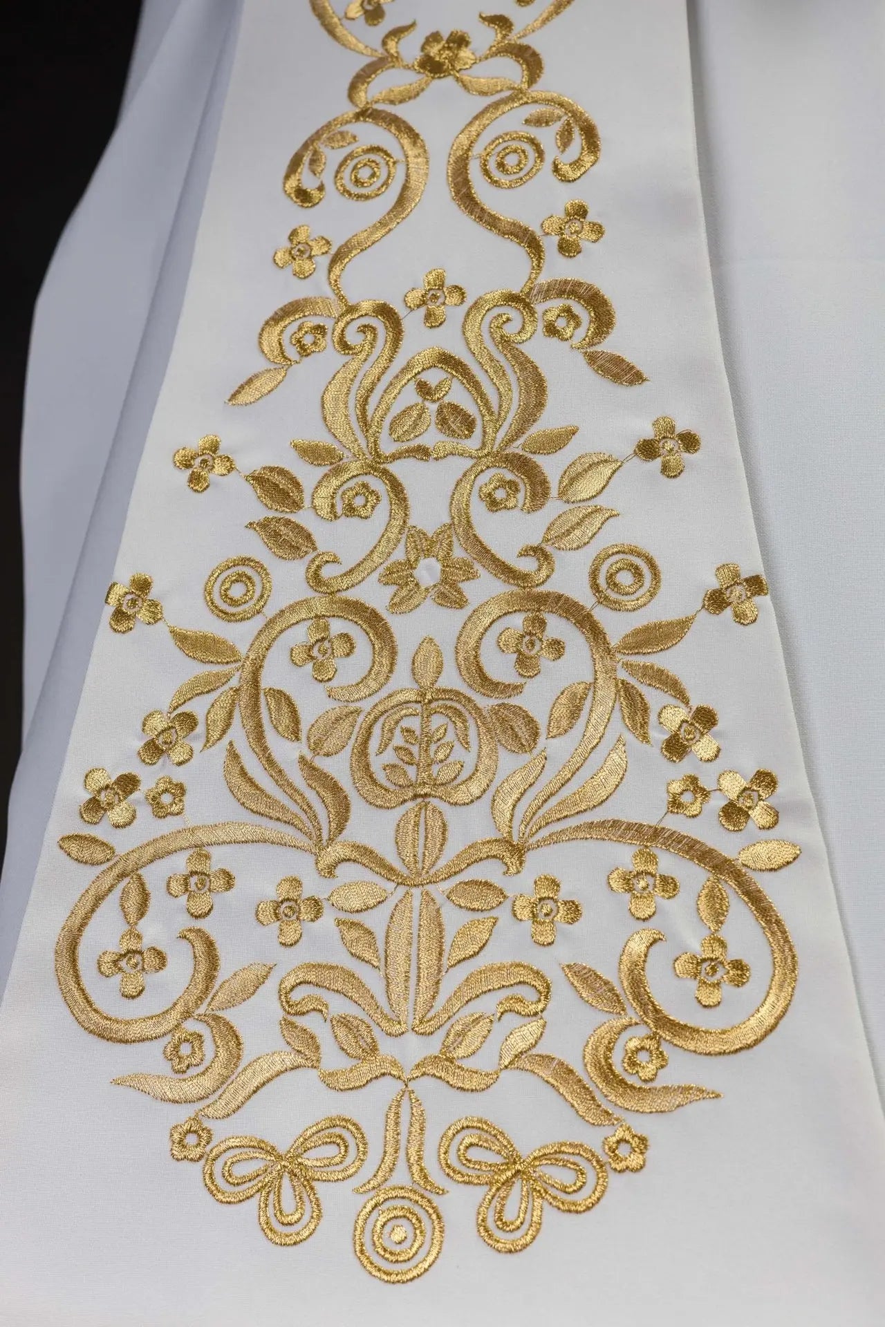Priest's stole white embroidered Marian motif with crown