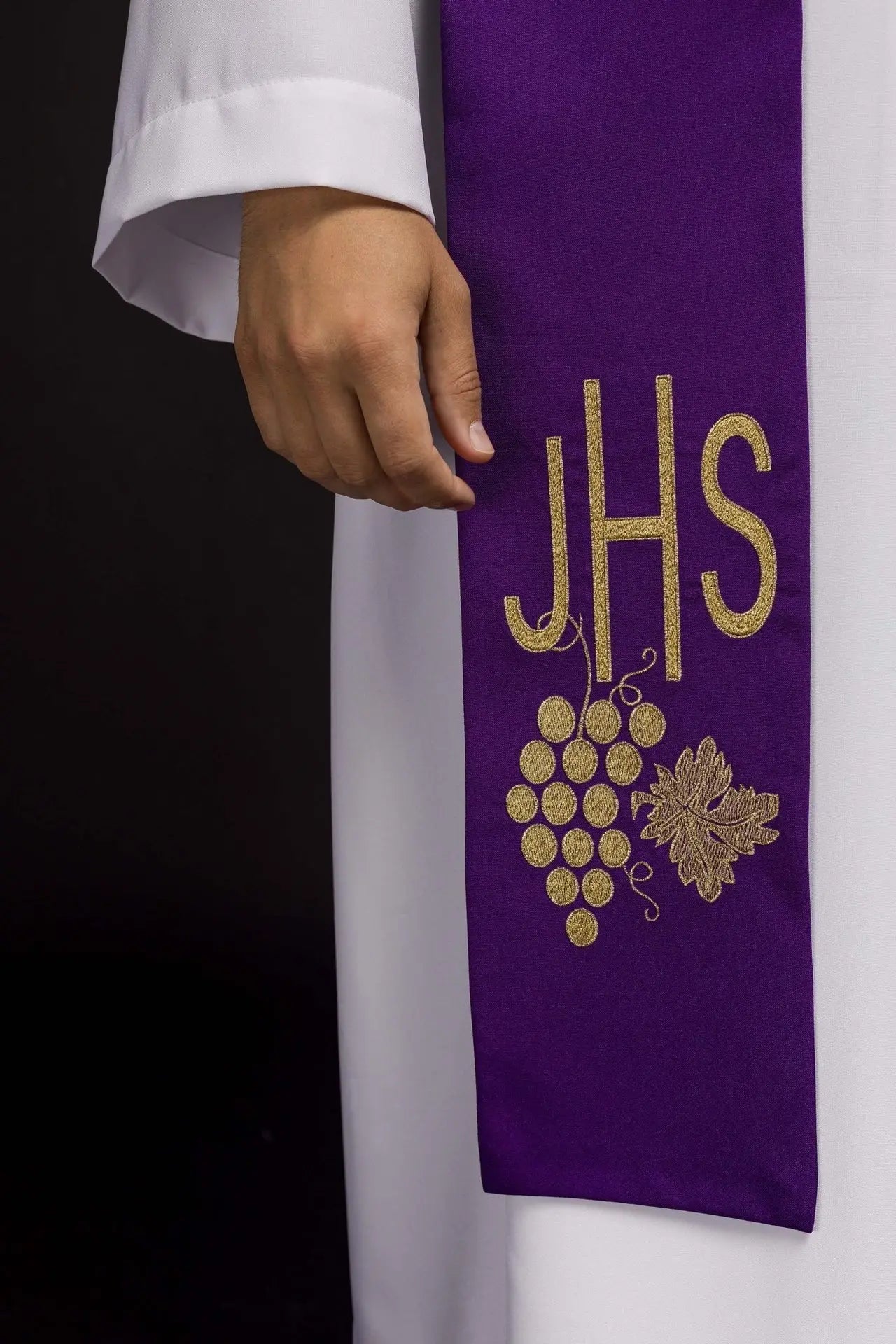 Étoles violettes brodées IHS avec raisins pour prêtre
