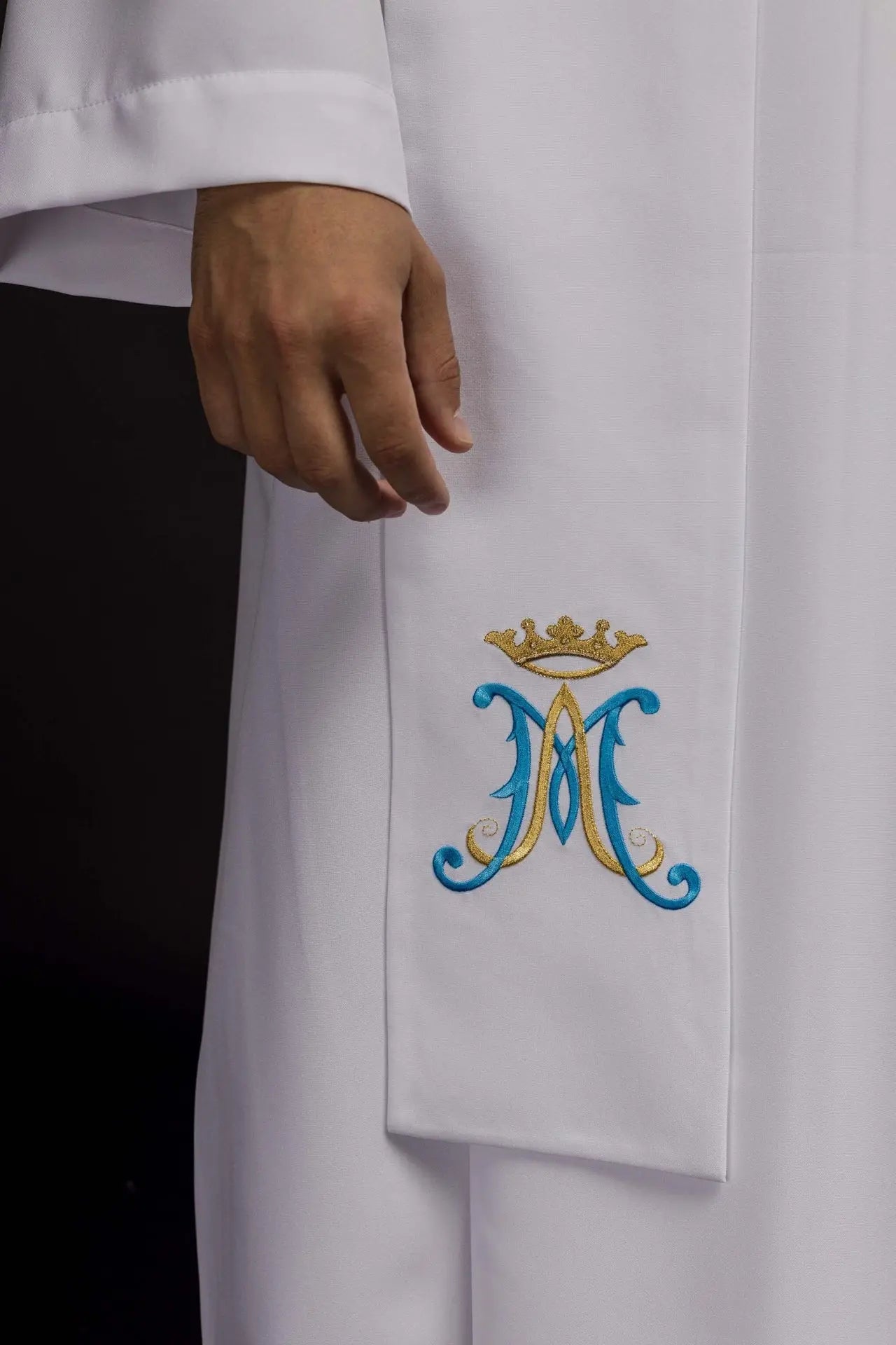 Étola blanche mariale brodée pour prêtre