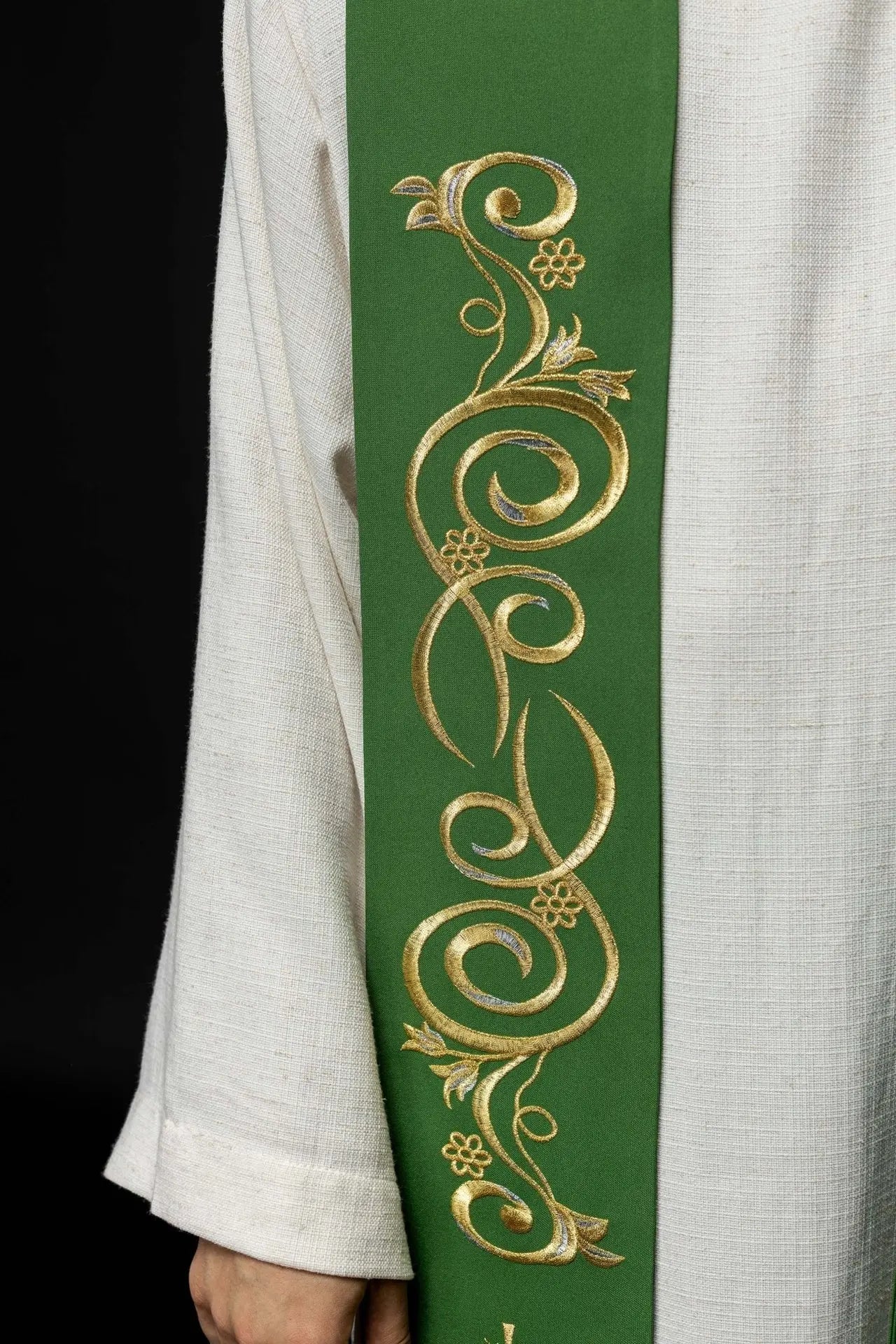 Embroidered priest's stole IHS Green