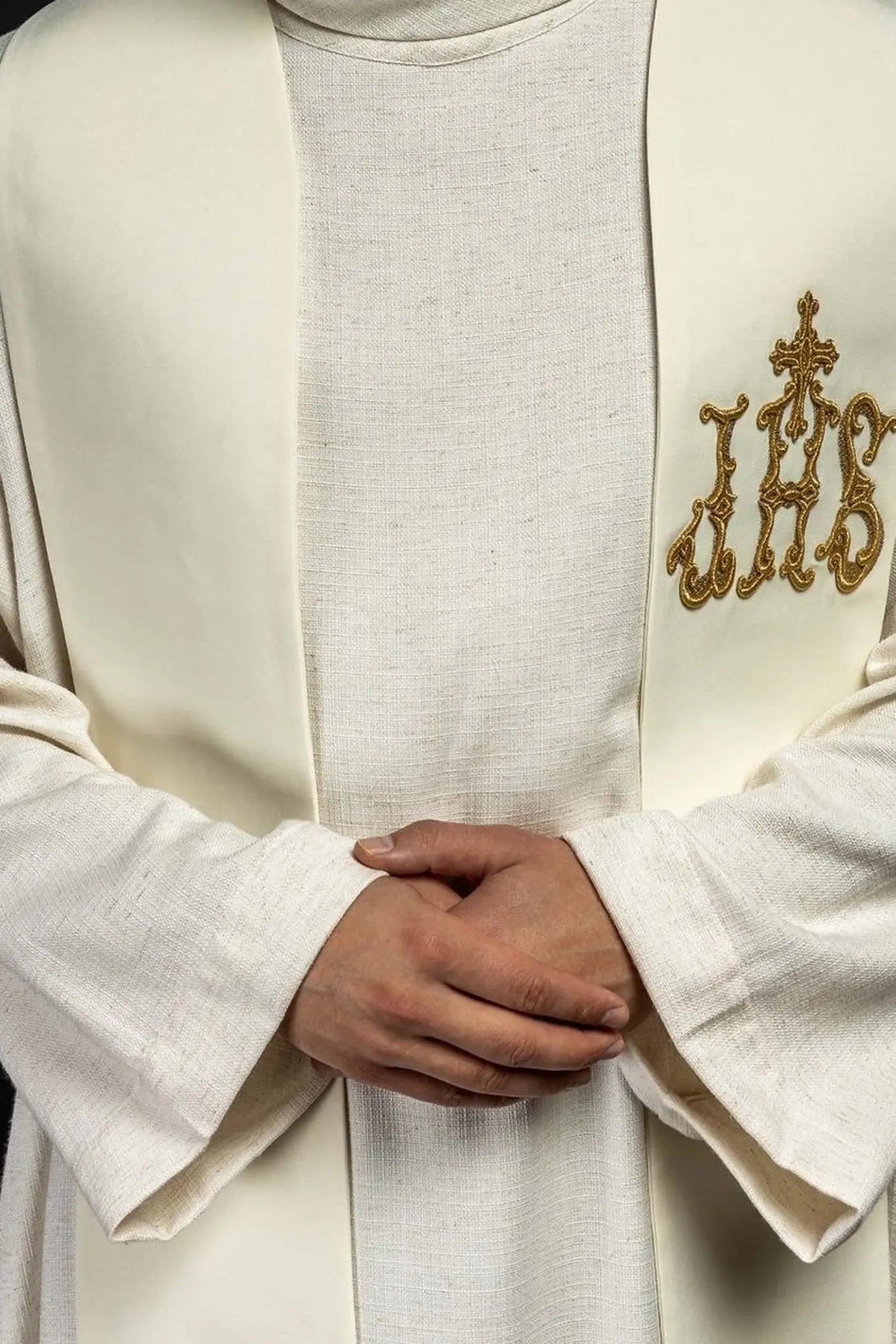 Étoles de prêtre brodées Croix et IHS écru