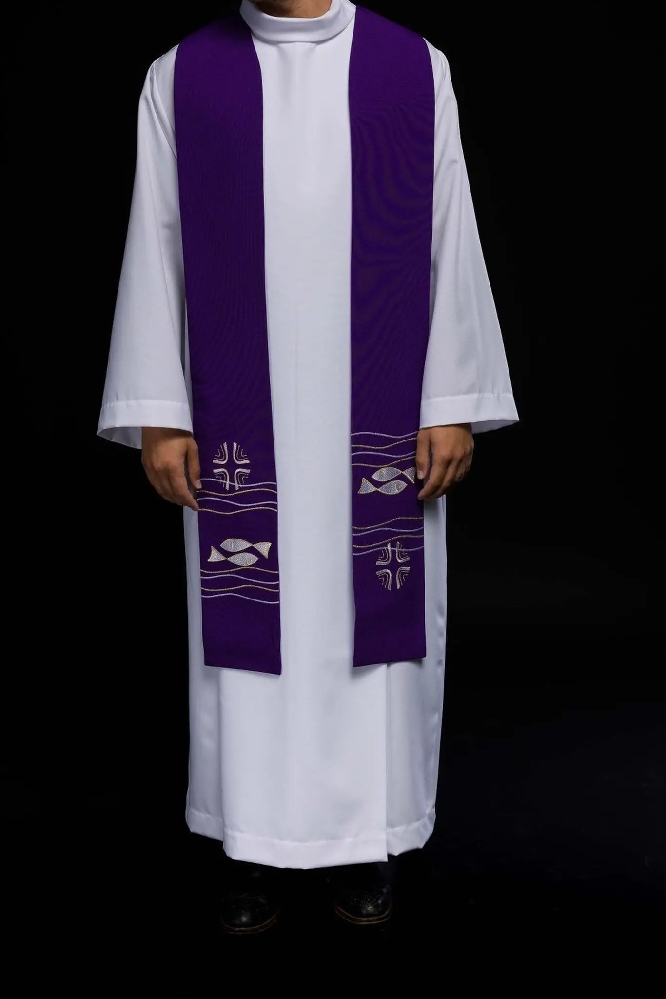Embroidered priest's stole Fish Purple