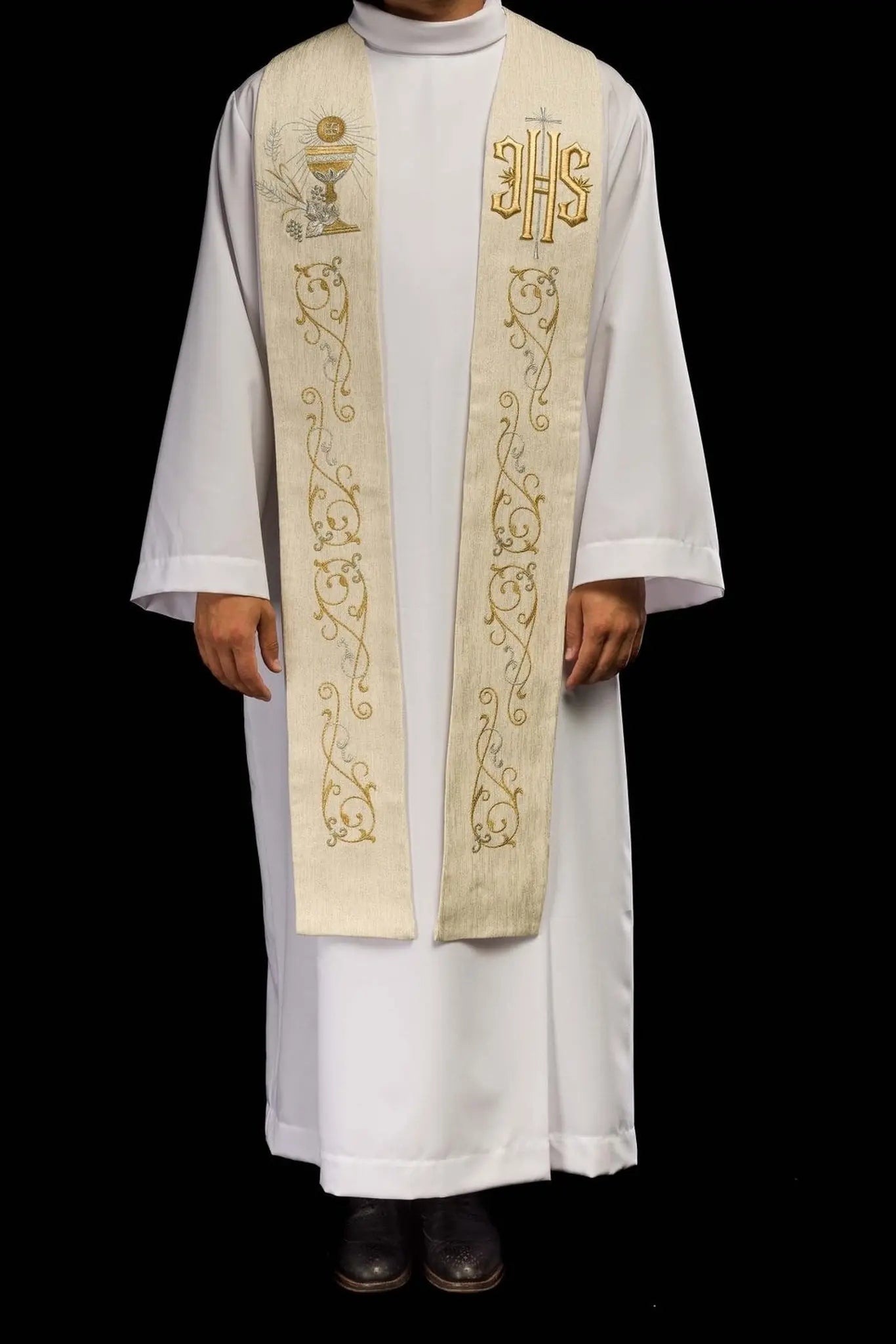 Étole de prêtre avec IHS brodé et calice eucharistique écru
