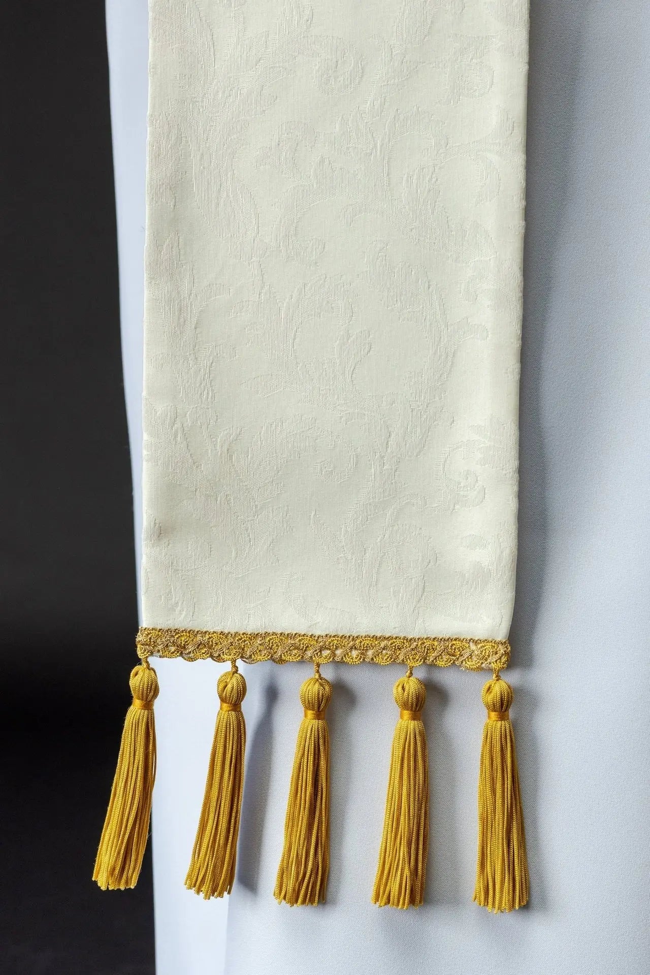 Étole d'agneau de Pâques cousue sur tissu décoratif