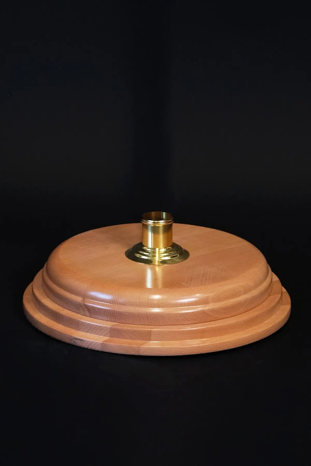 Bois naturel, socle de bannière en bois de 40 cm avec douille dorée, vue de face