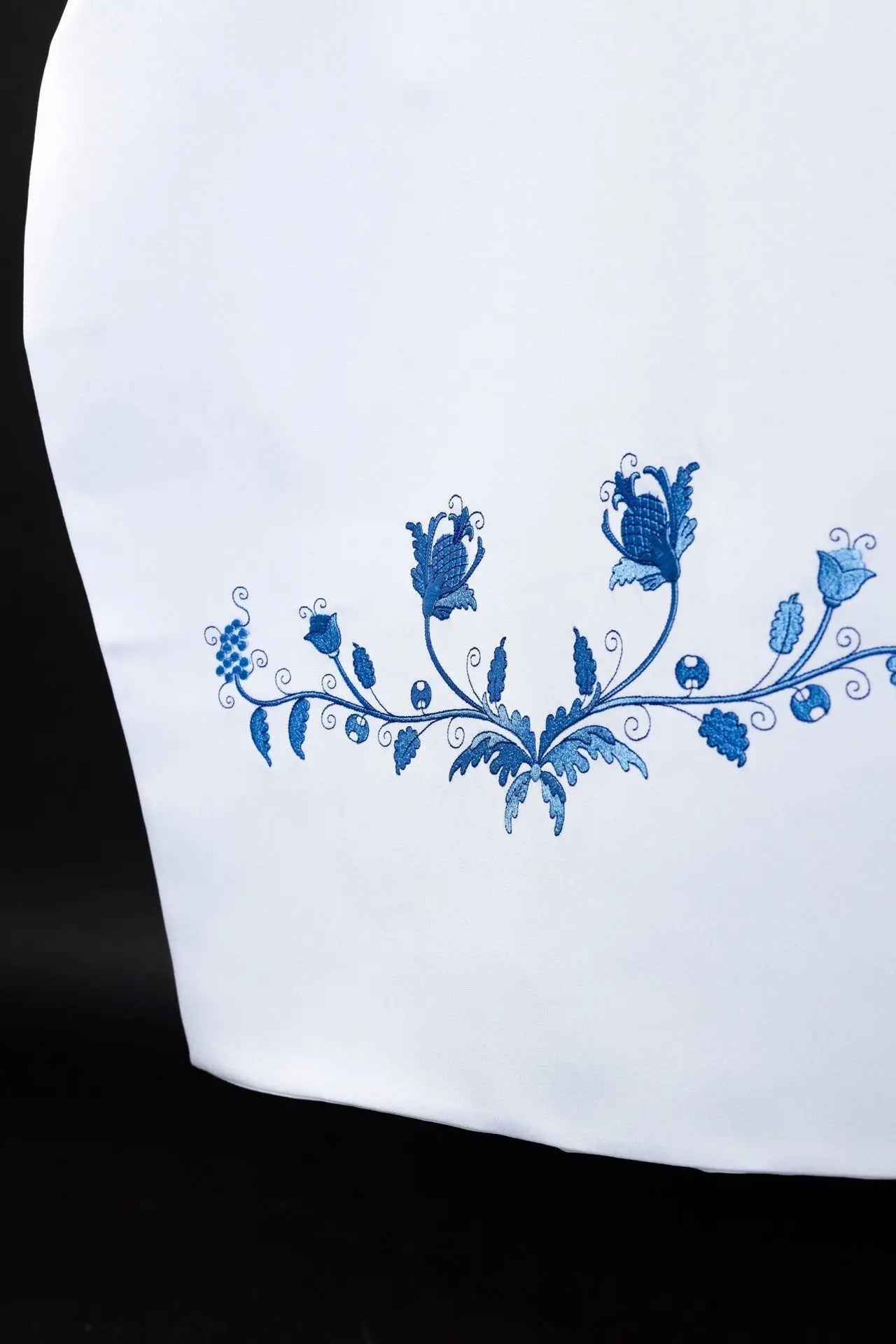 Voile marial brodé en blanc