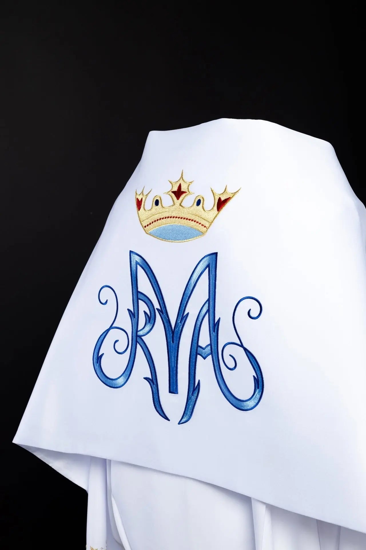 Voile marial brodé en blanc