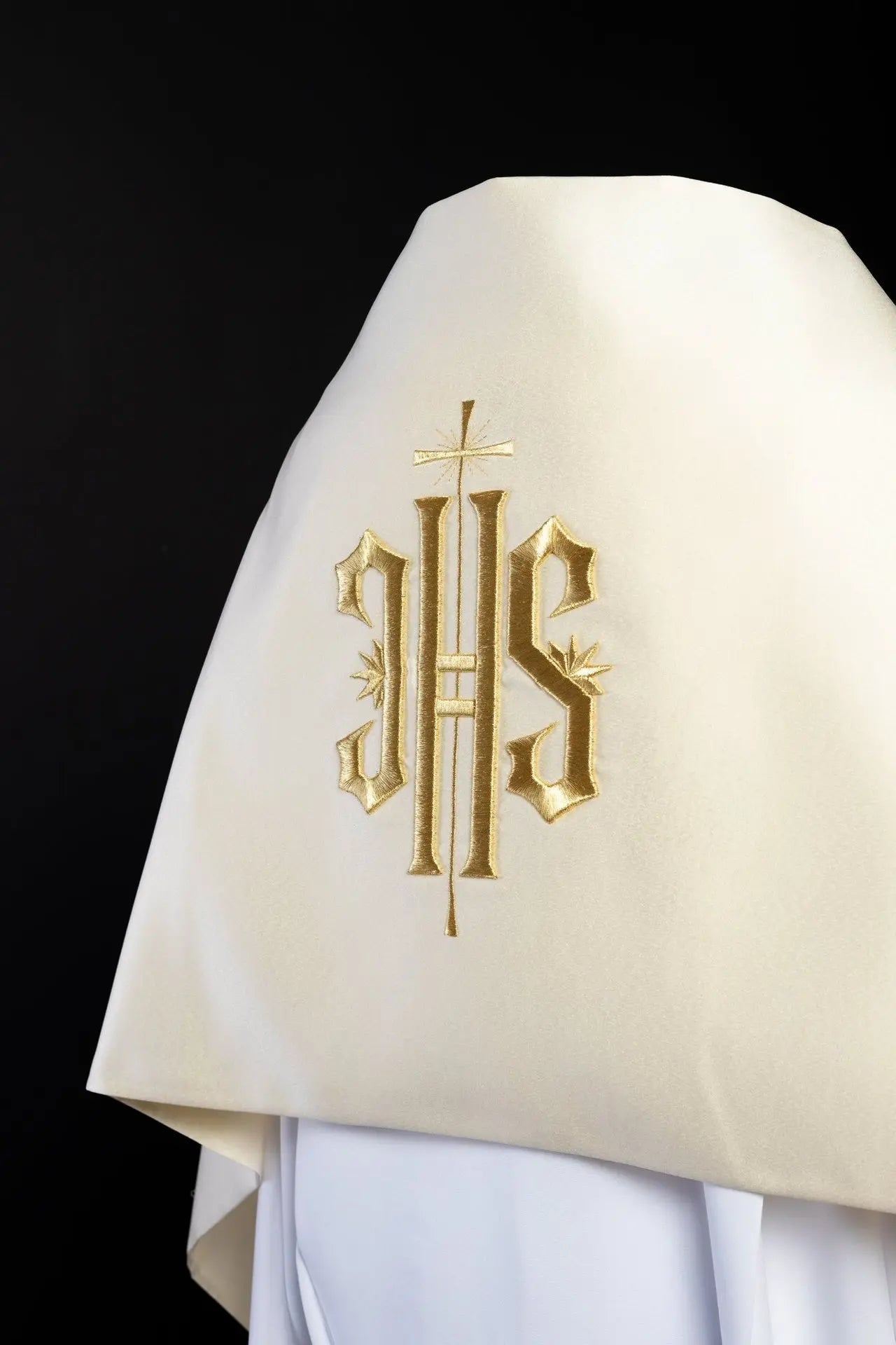 Voile brodé IHS écru