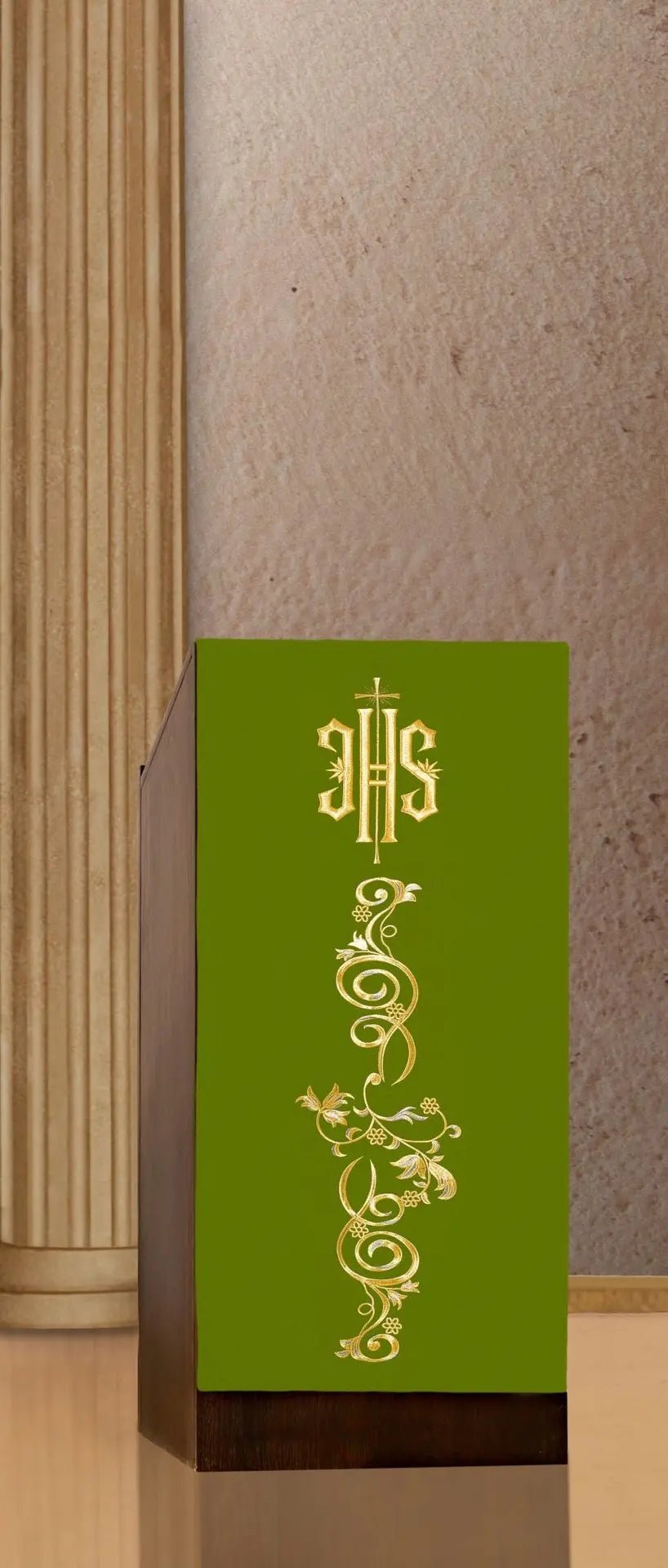 Nappe de lutrin brodée avec motif IHS