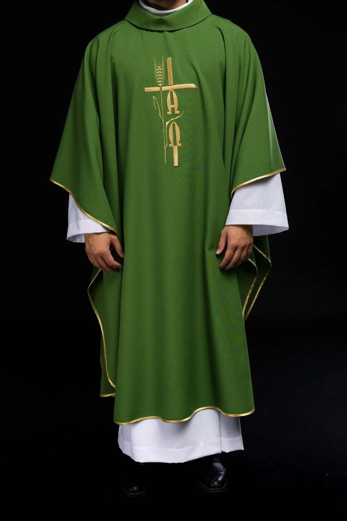 Chasuble verte avec broderie Alpha Omega