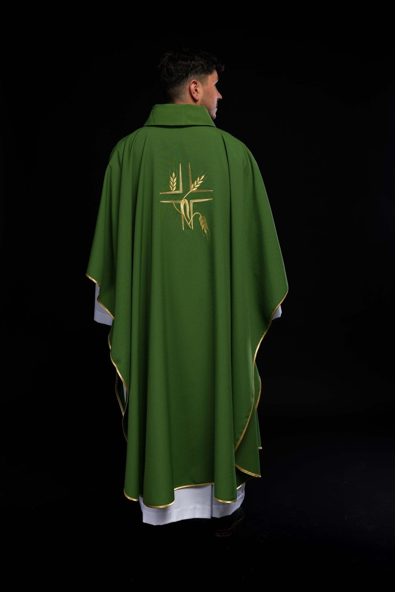 Zielony ornat z haftem Krzyża i Kłosów