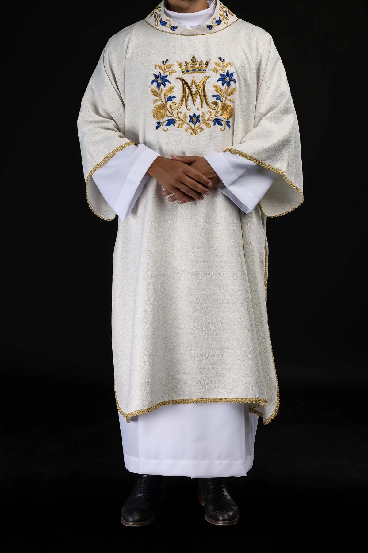 Ecru dalmatic for Marian feasts with an embroidered M monogram, front view
