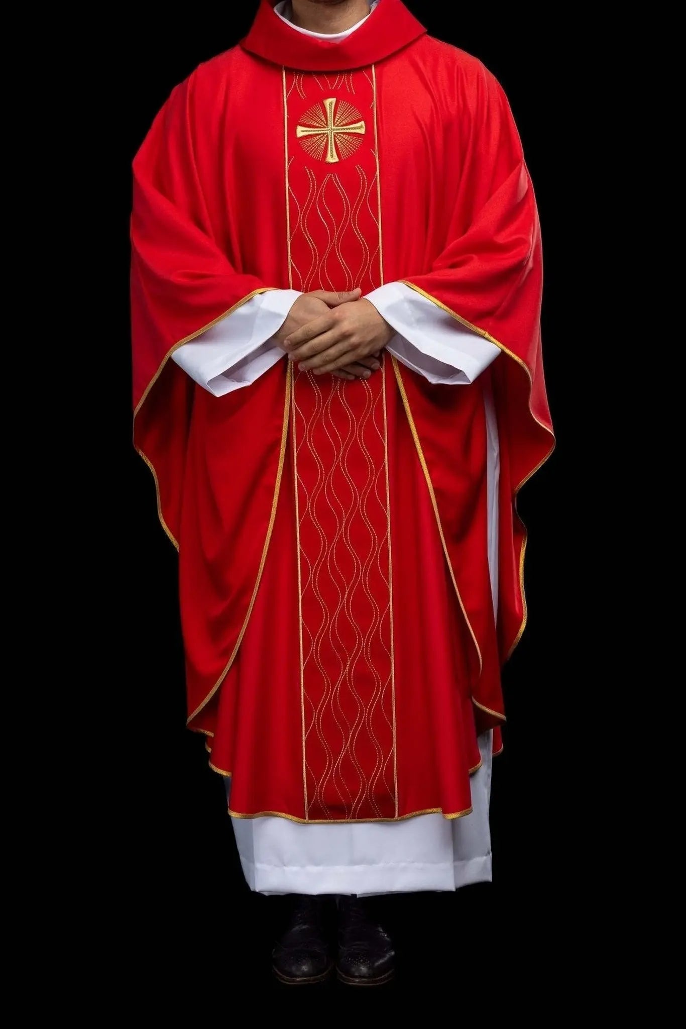Chasuble rouge brodée avec Croix