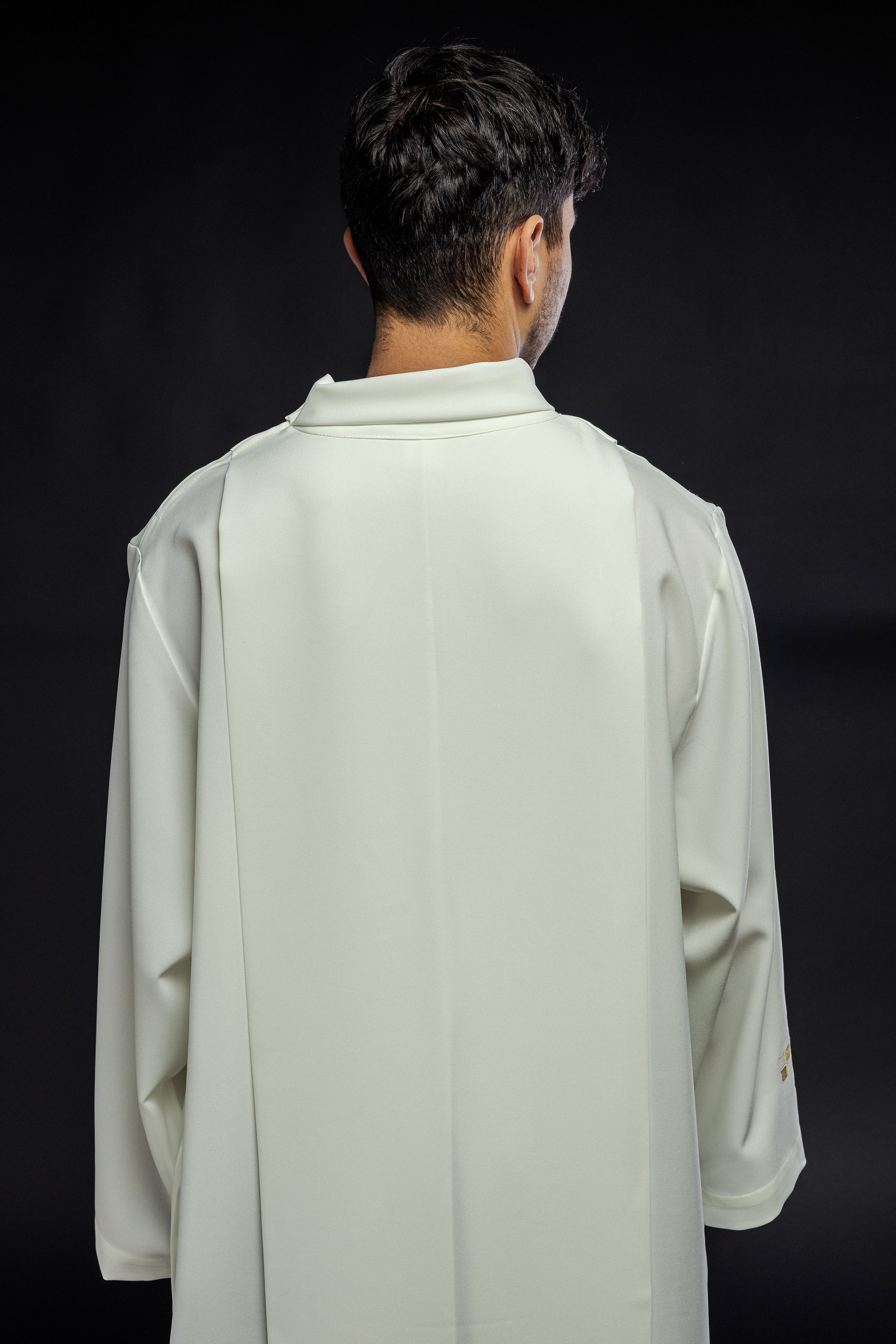 Aube avec croix mosaïque brodées écru