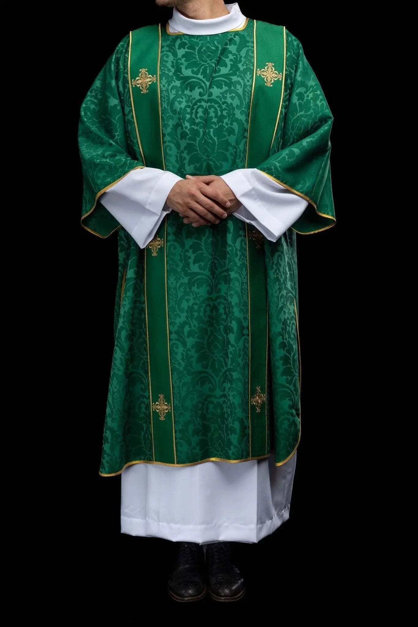 Dalmatique jacquard verte avec broderie de Croix dorée