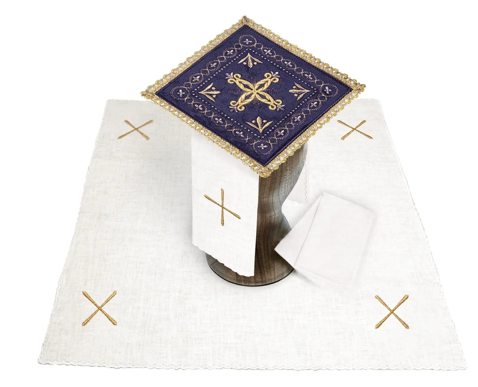 Chalice linen made of velvet with gold embroidery