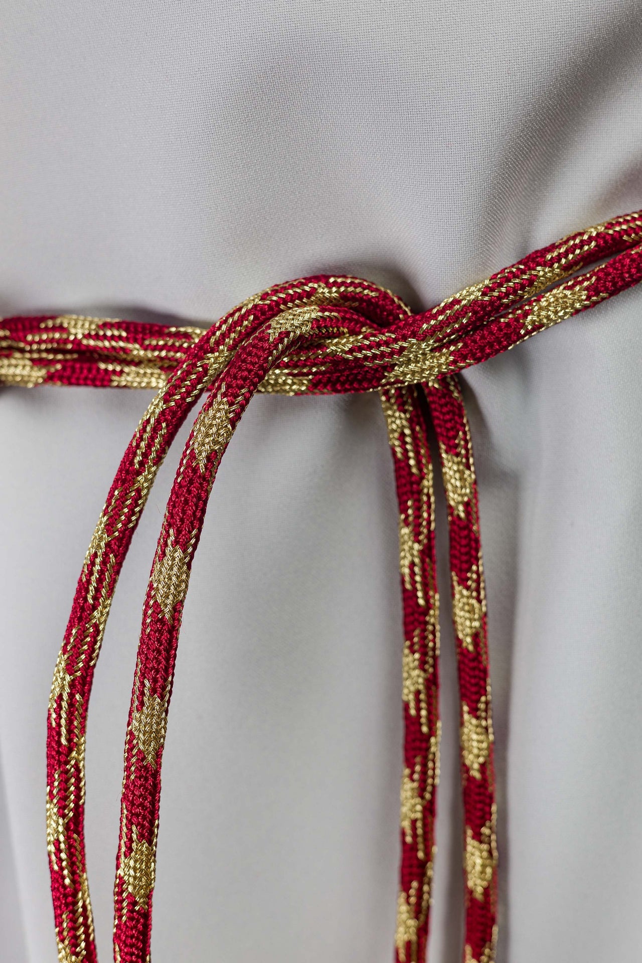 Cingulum liturgique rouge et or