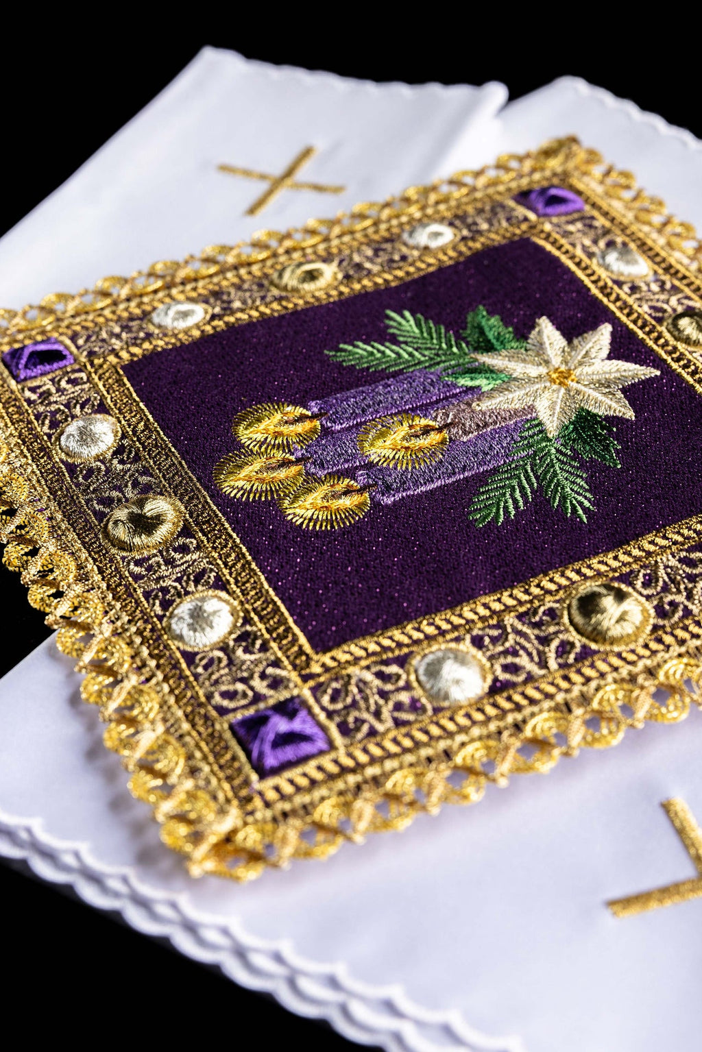 Linge de calice brodé pour l'Avent