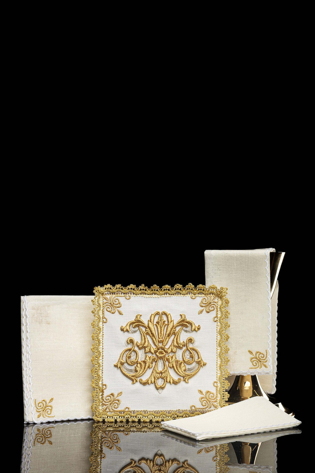 Lin blanc de calice brodé marial Ornements dorés LEN