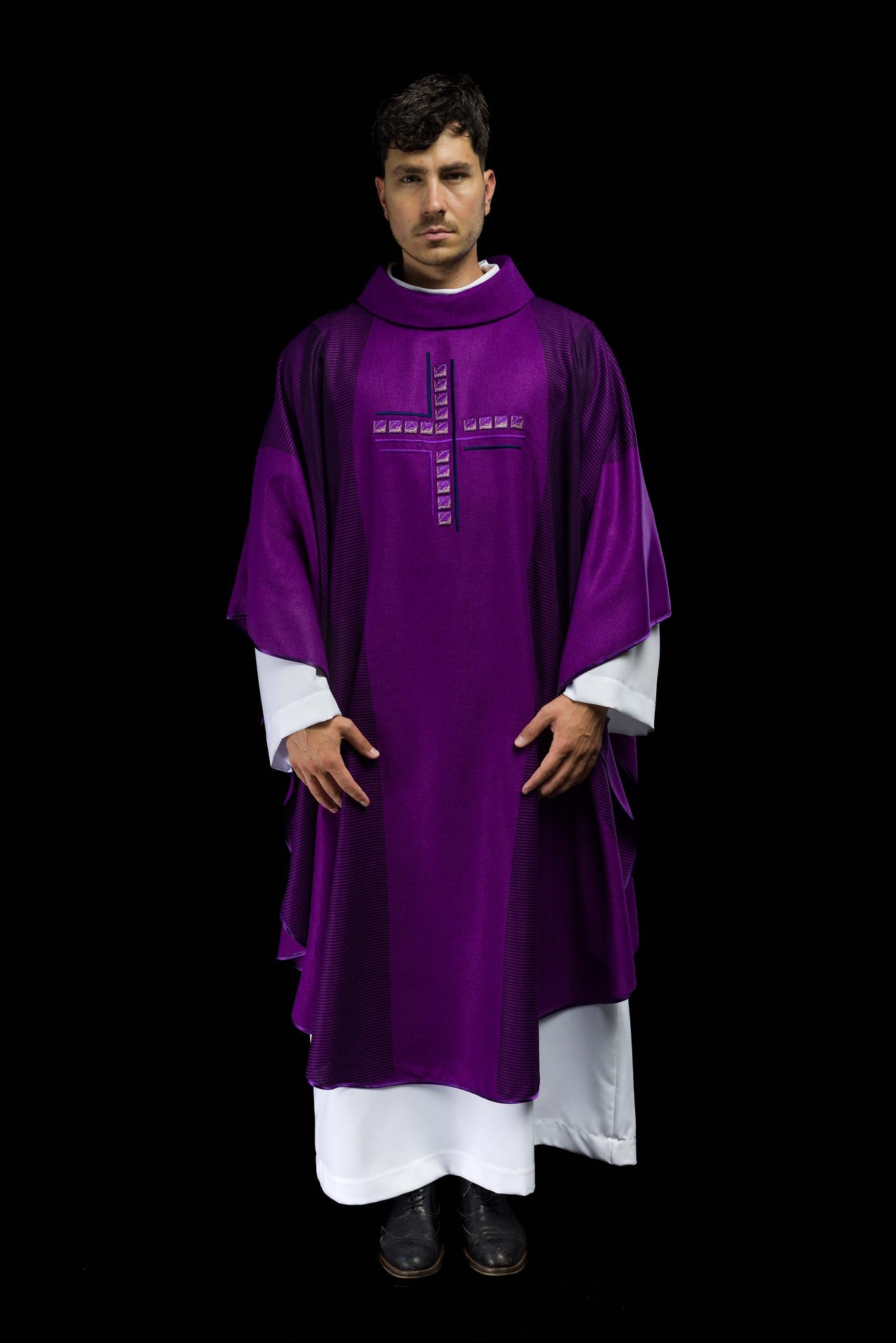 Fioletowy ornat z Krzyżem - ORNATY.PL