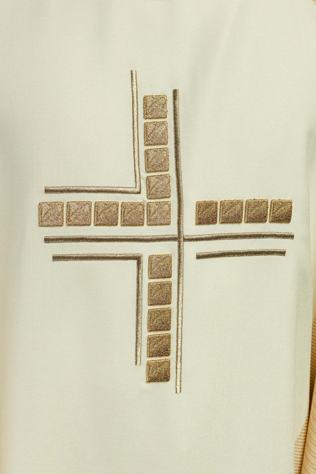 Ornat w kolorze ecru z haftowanym Krzyżem - ORNATY.PL