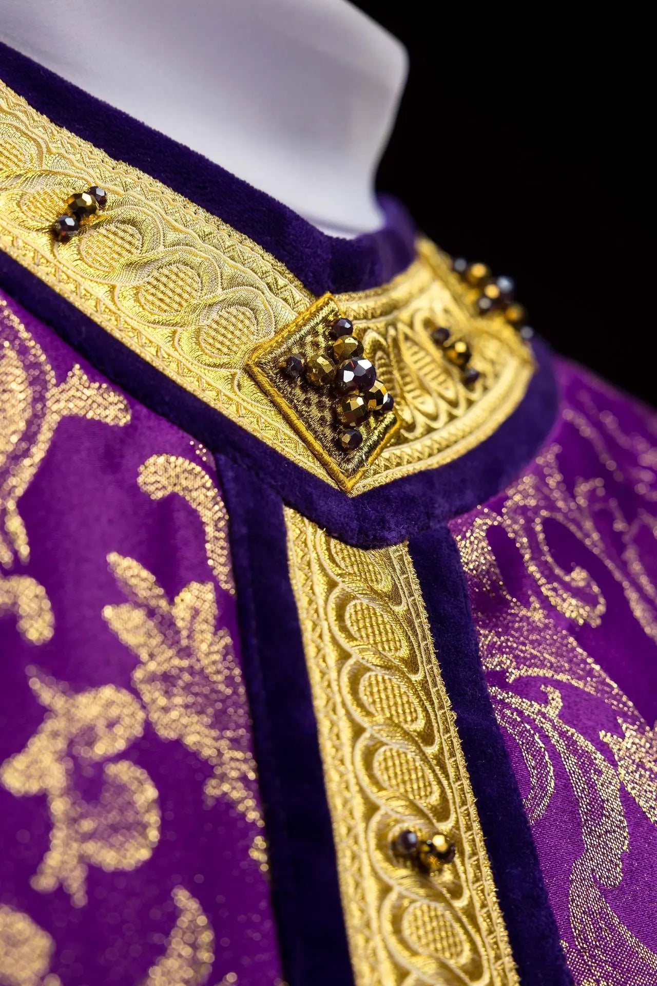 Chasuble avec pierres naturelles Fait main 7003
