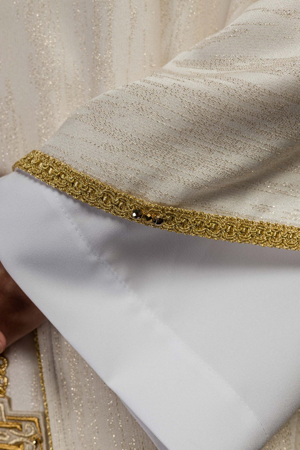 Ręcznie wykonany ornat z naturalnymi kamieniami Handmade 7015 Ecru - ORNATY.PL