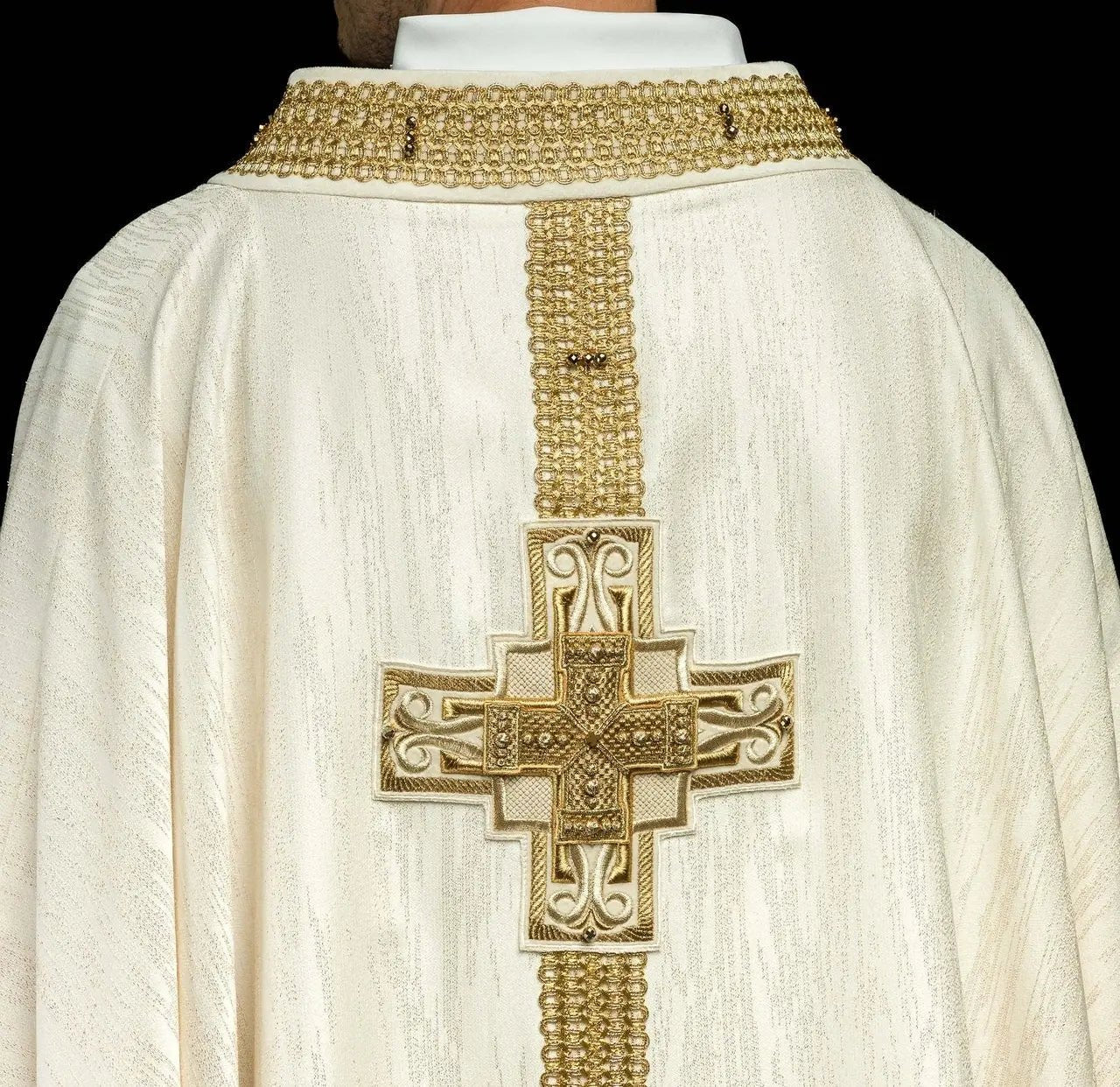 Chasuble faite main avec pierres naturelles faite main 7015 Écru