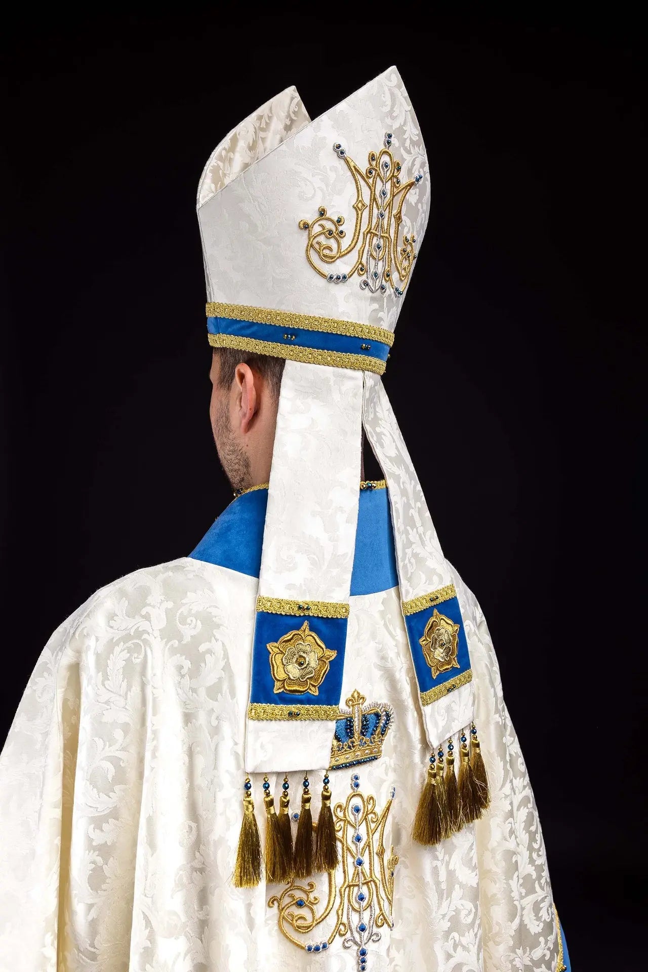 Mitre d'évêque mariale faite main en écru et bleu avec pierres naturelles