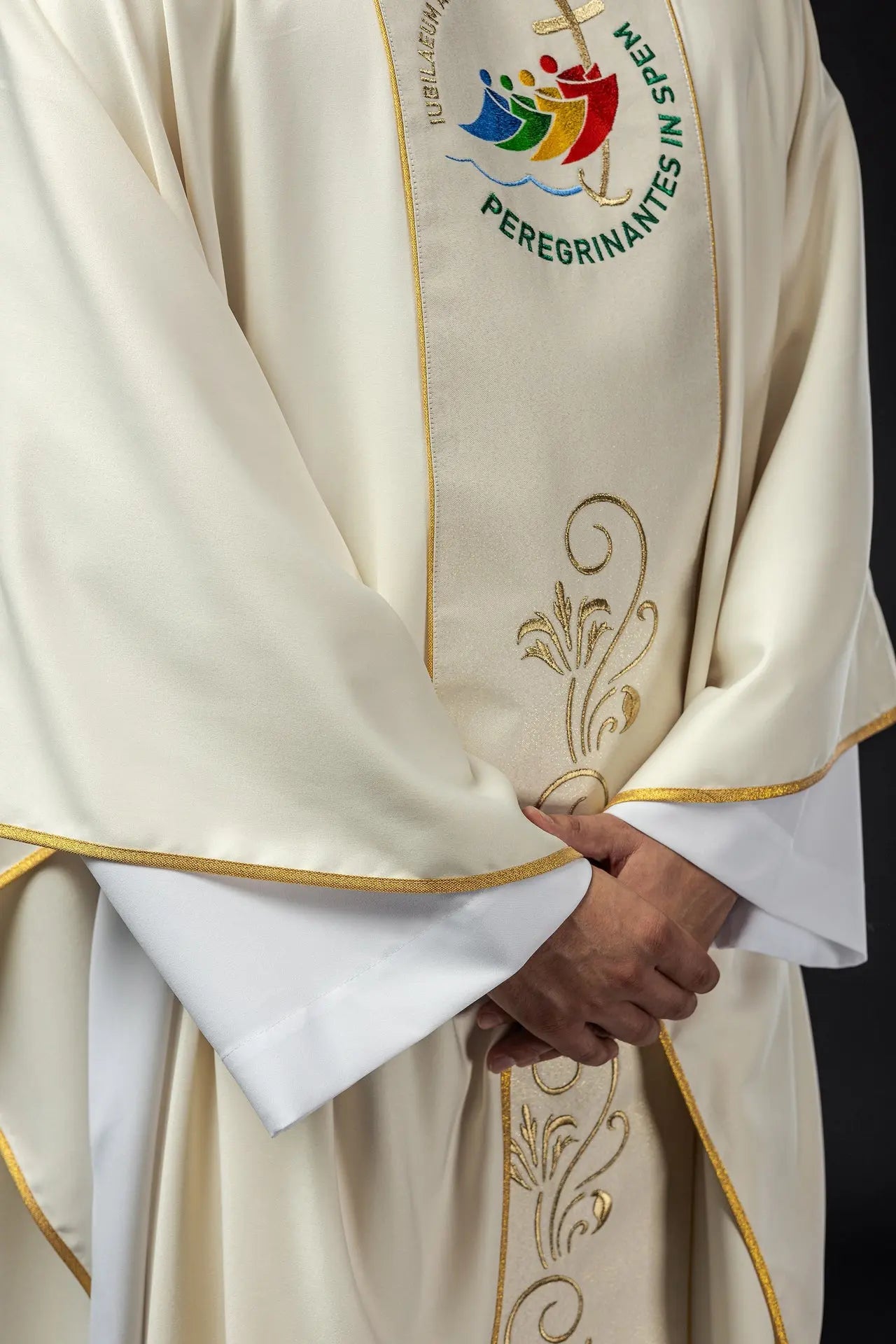 Chasuble with embroidered belt with jubilee logo ecru JUBILEE ROME 2025