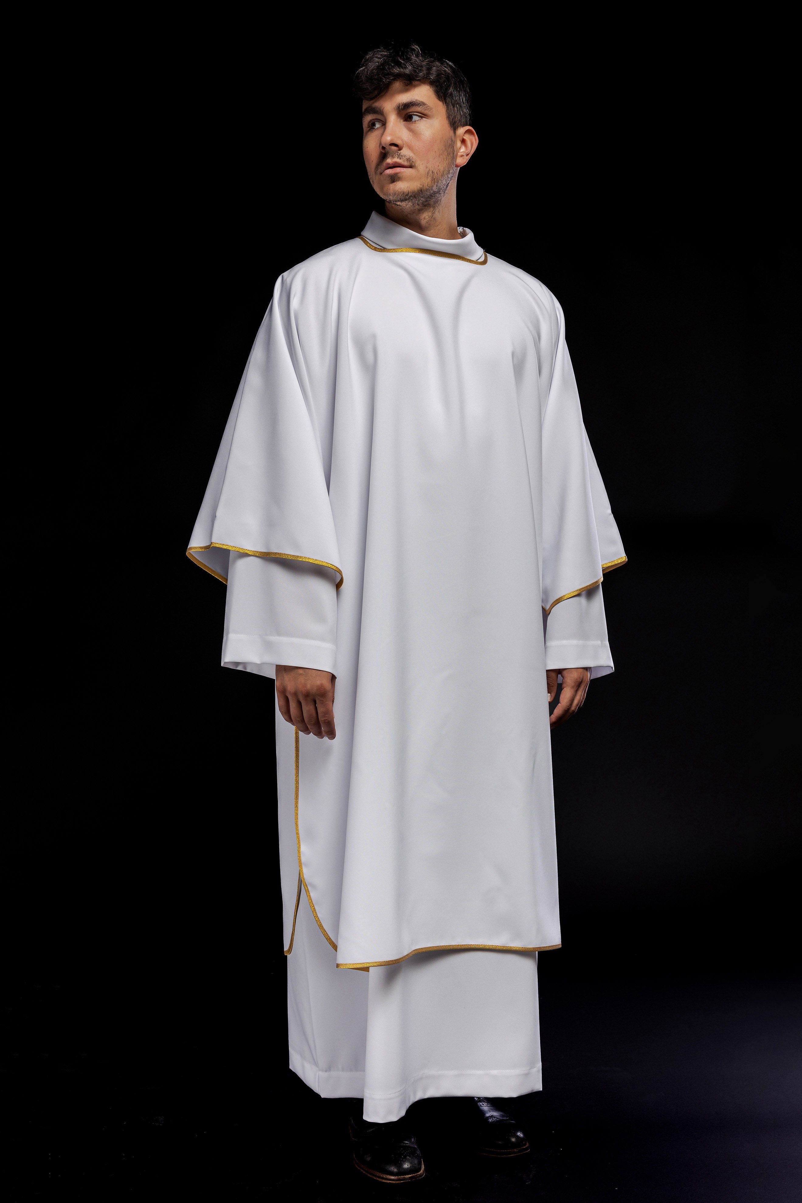 Dalmatiques lisses avec bordure dorée blanche