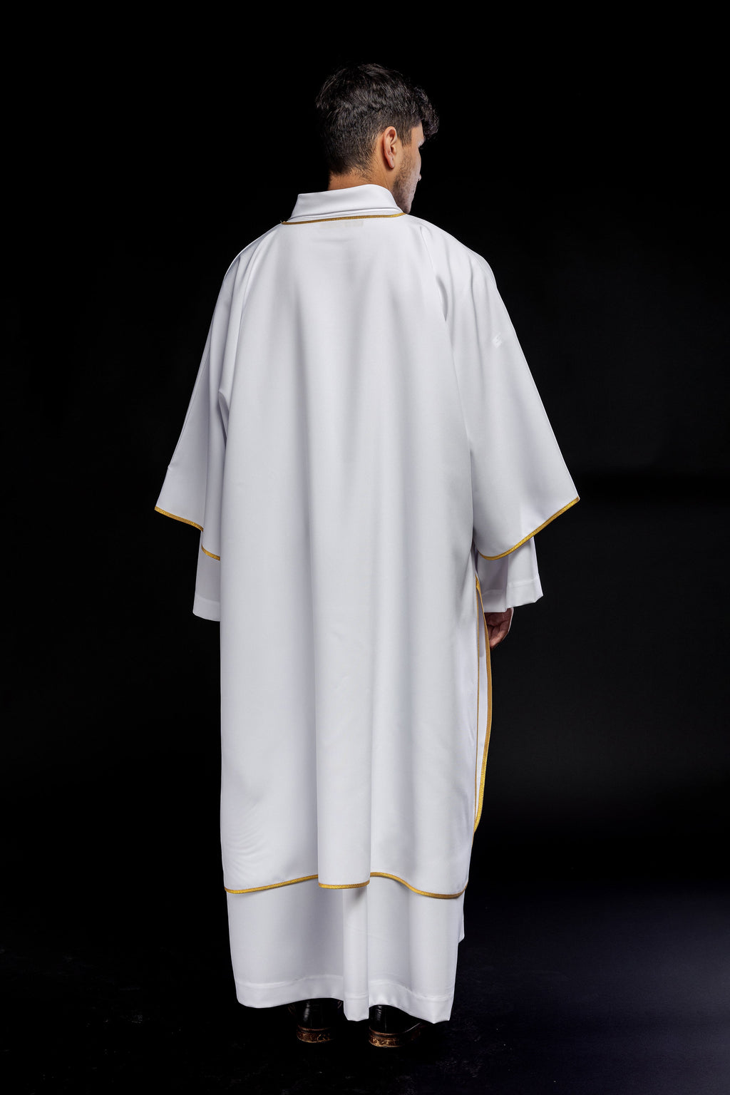 Dalmatiques lisses avec bordure dorée blanche