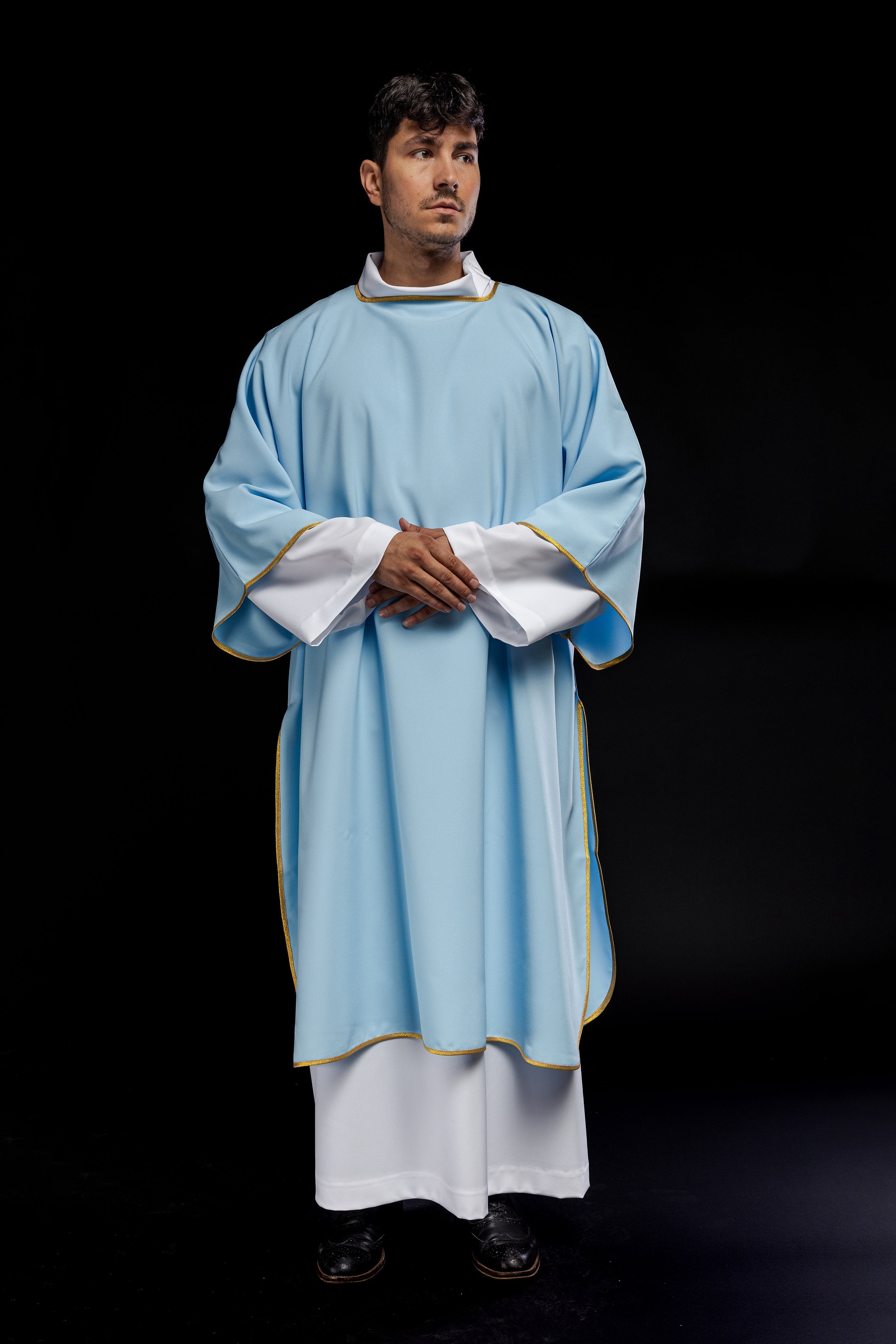 Dalmatiques lisses avec bordure dorée bleue