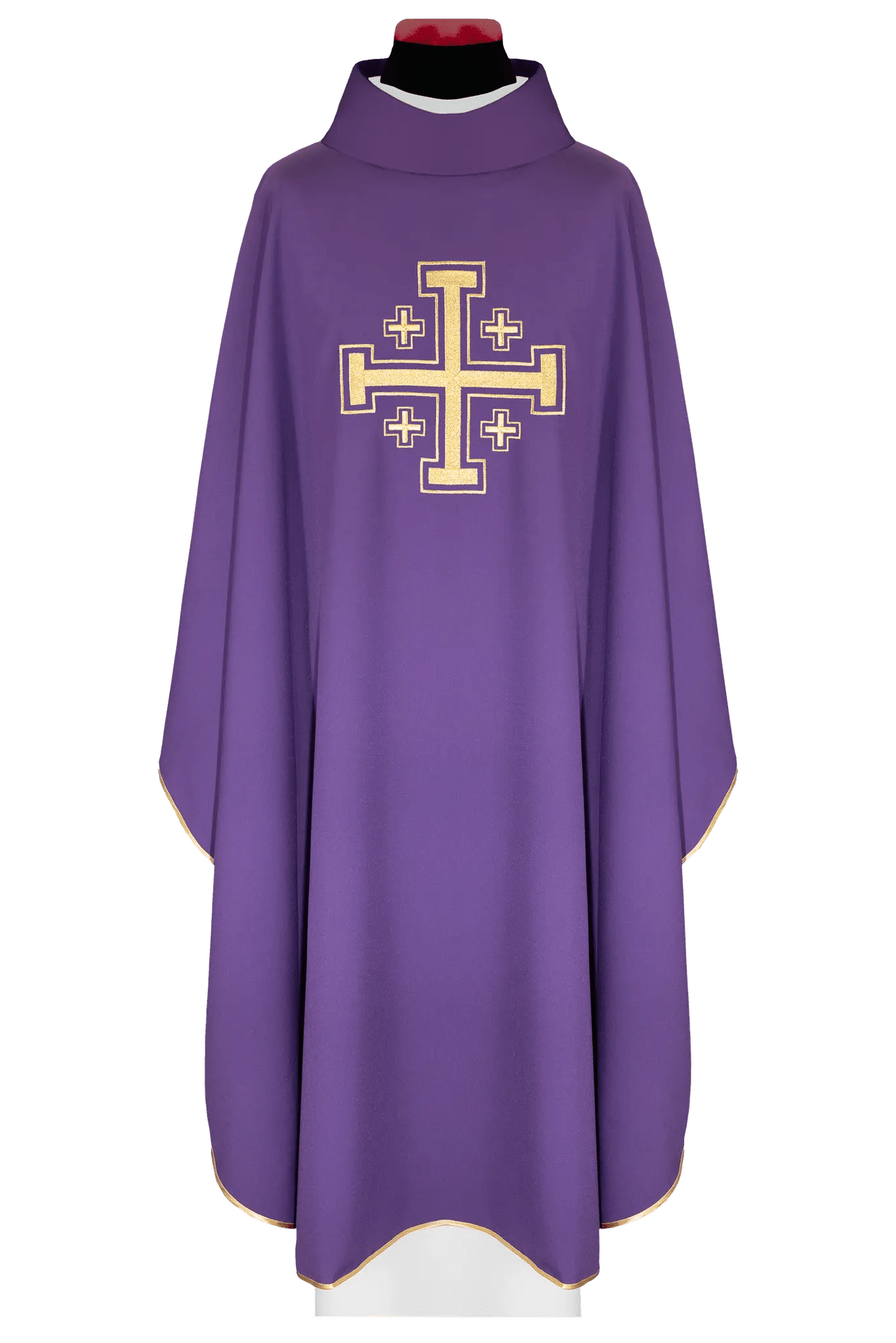 Chasuble violette brodée avec motif de croix