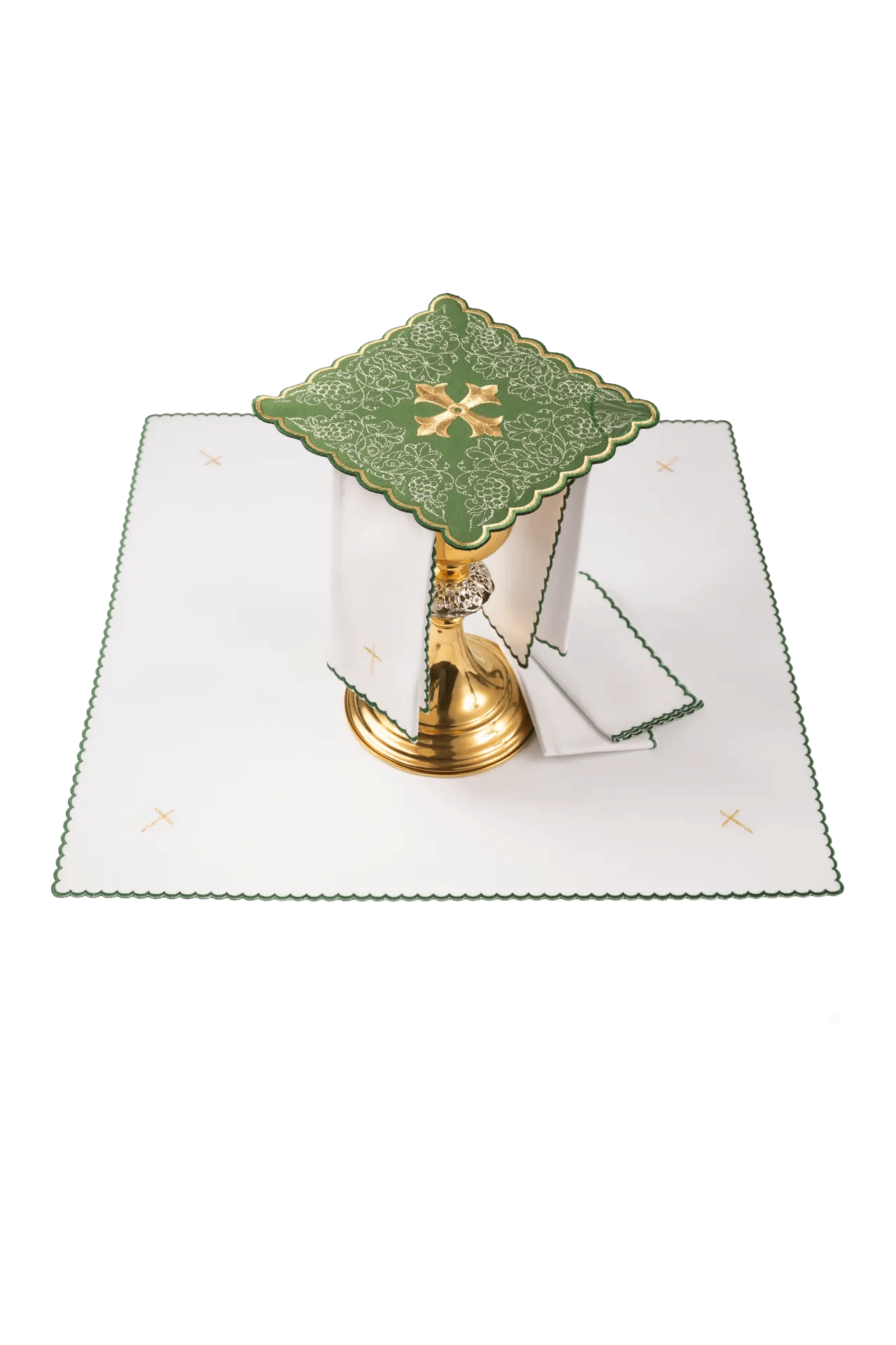 Ensemble de linges de calice verts brodés avec motif de croix