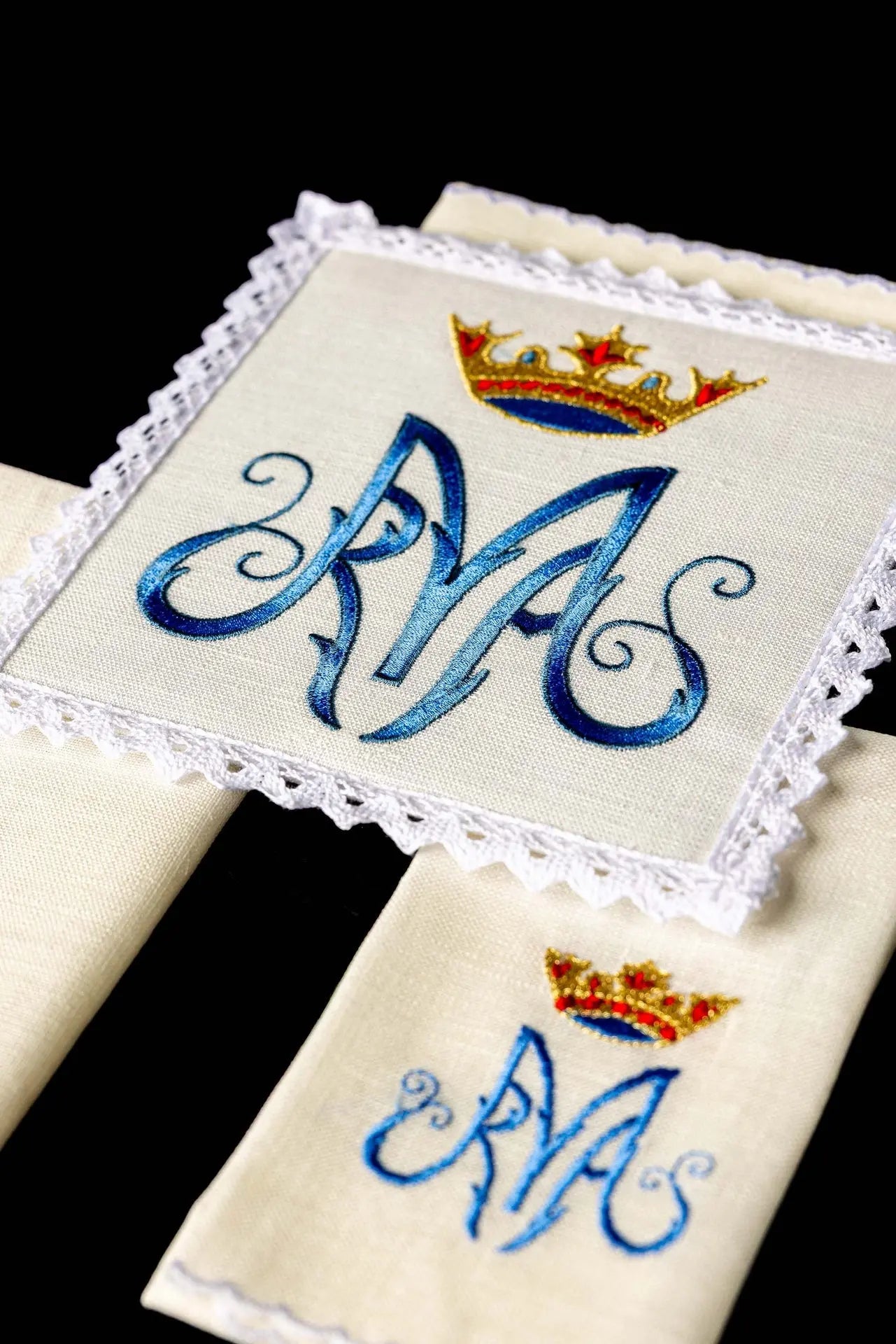 Lin de calice en lin avec un motif marial
