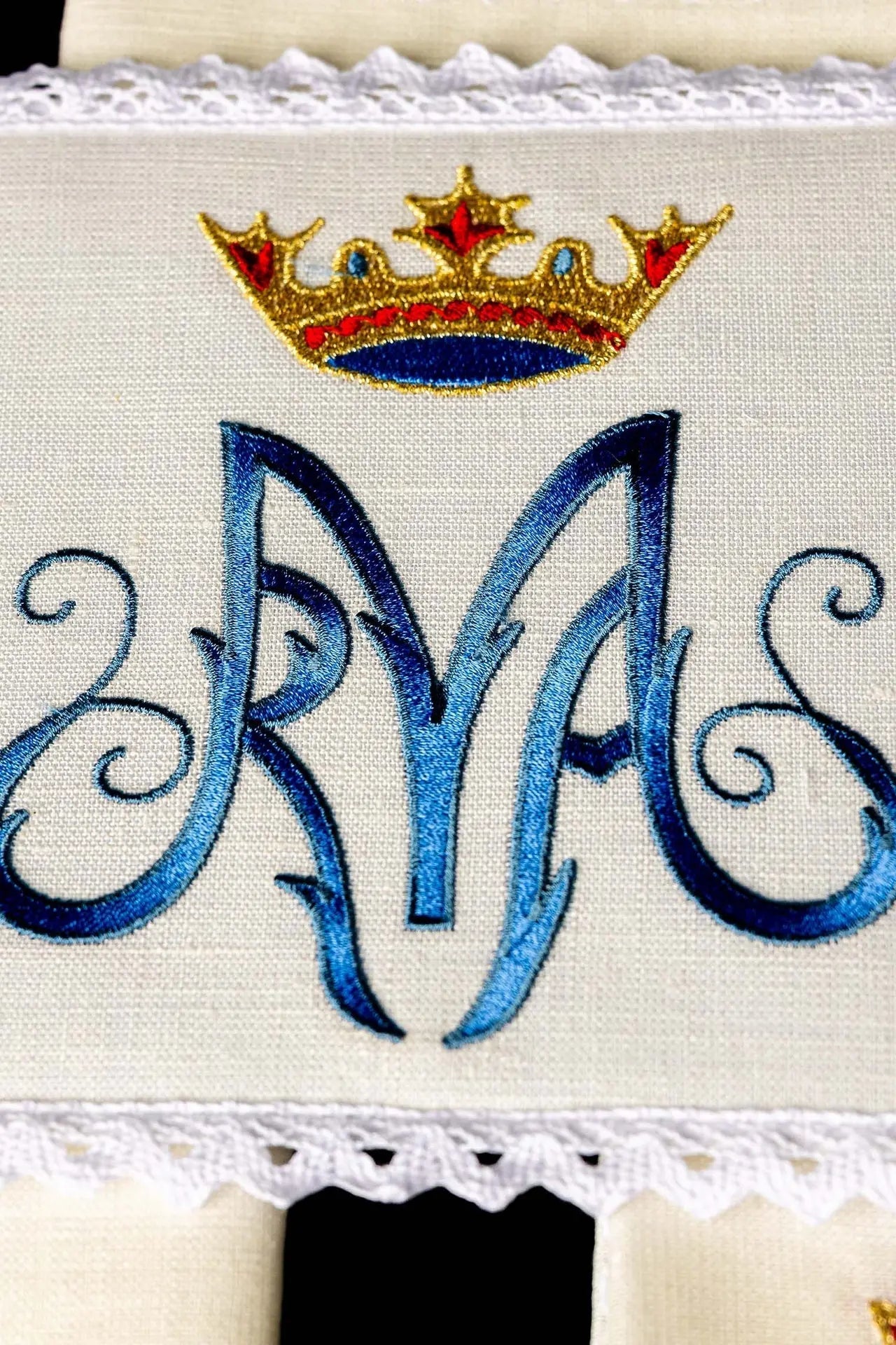 Lin de calice en lin avec un motif marial
