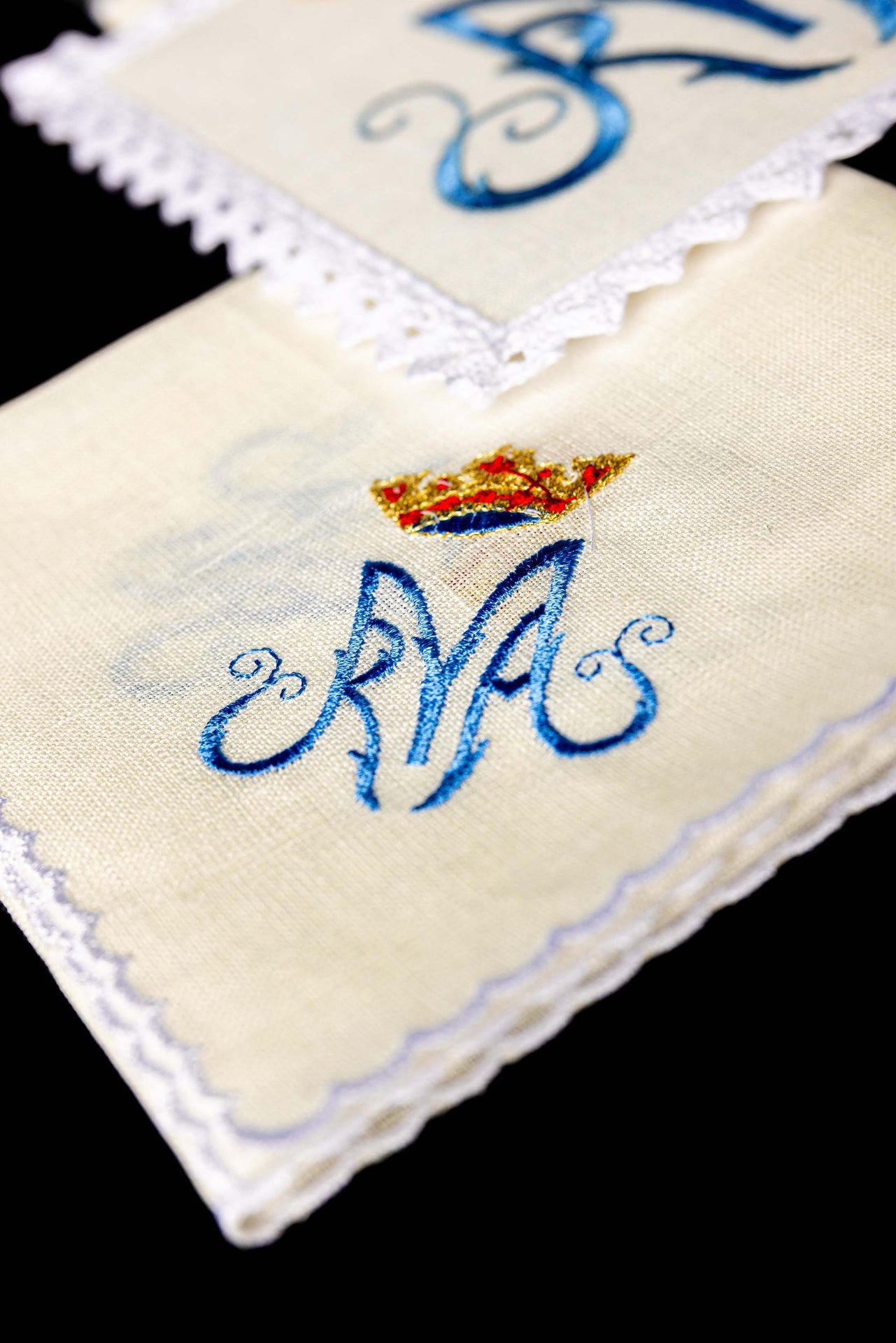 Lniana bielizna kielichowa z motywem maryjnym - ORNATY.PL