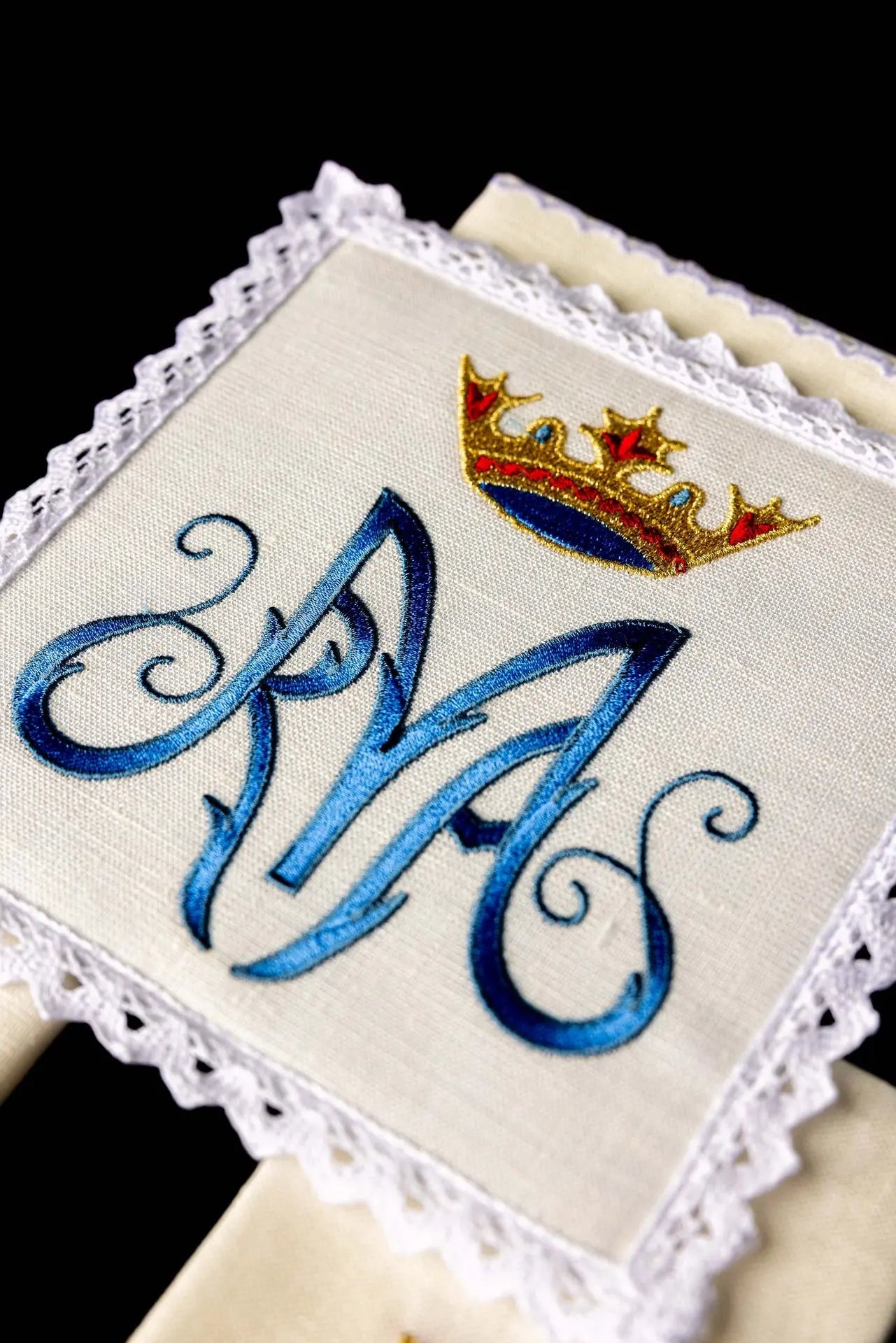 Lin de calice en lin avec un motif marial