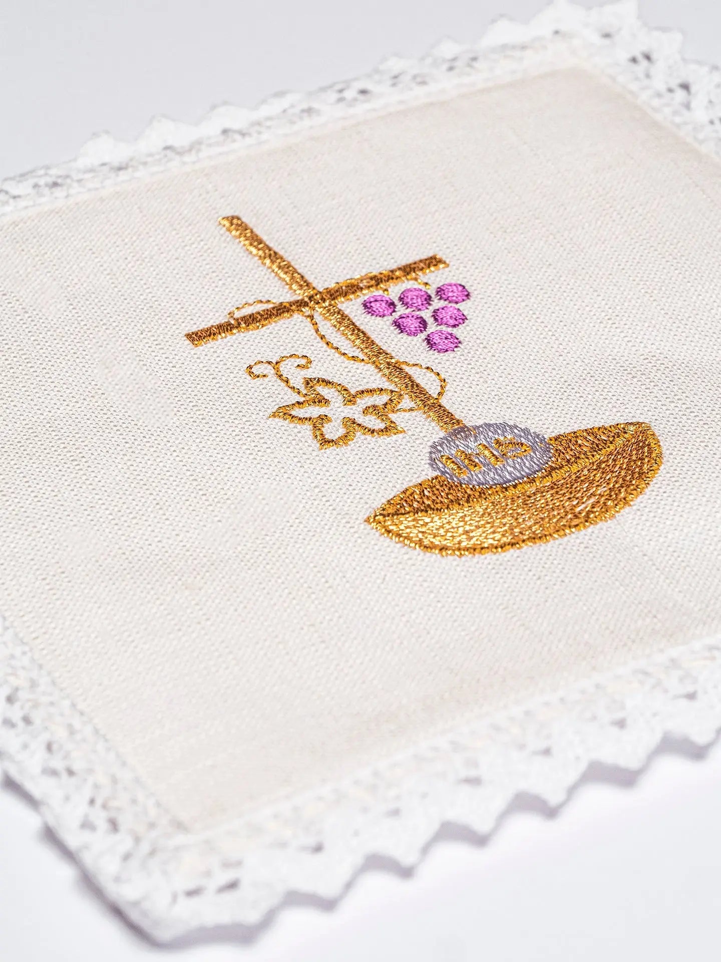 Lin de calice en lin brodé IHS Croix de raisin