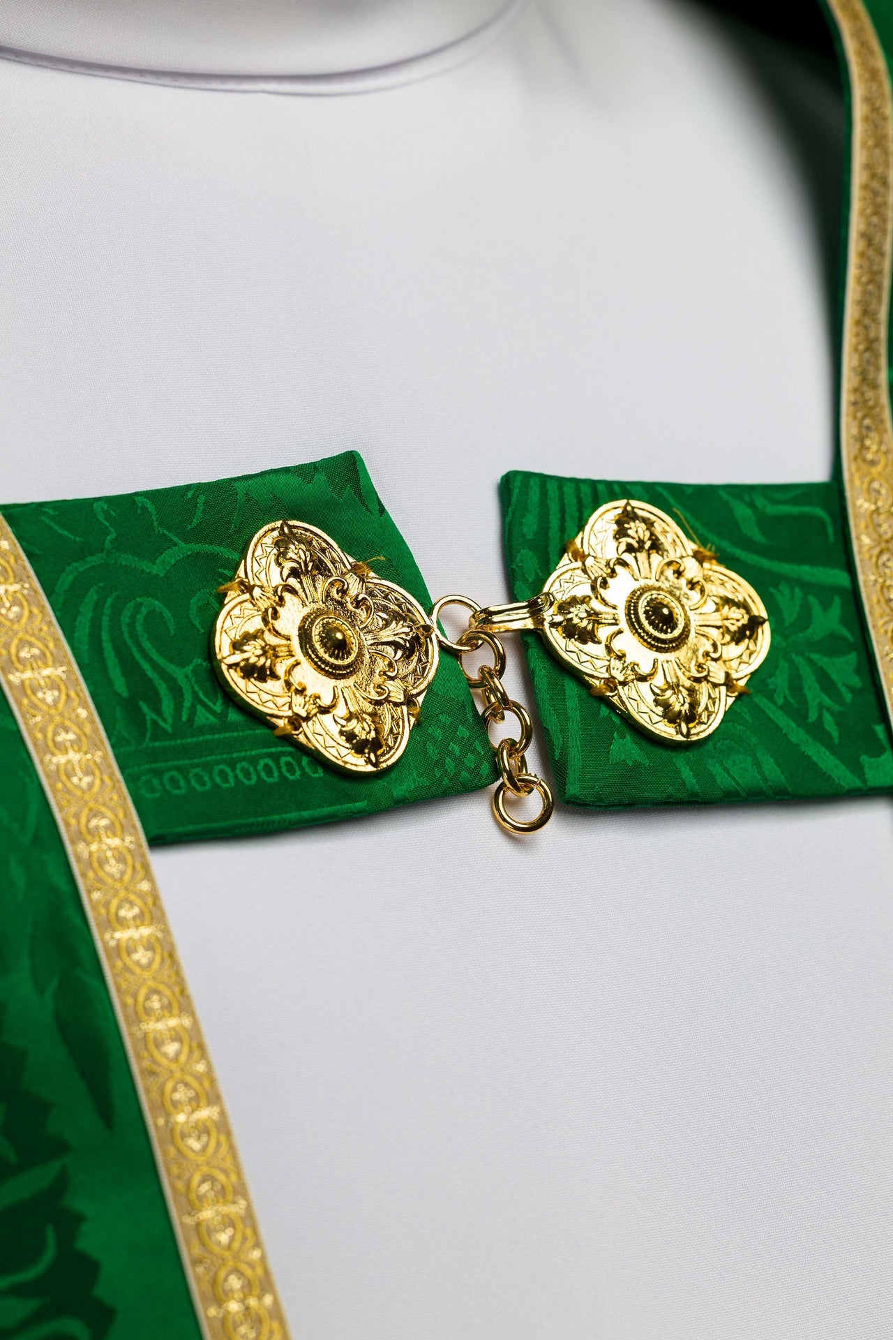 Chape romaine en jacquard lisse verte