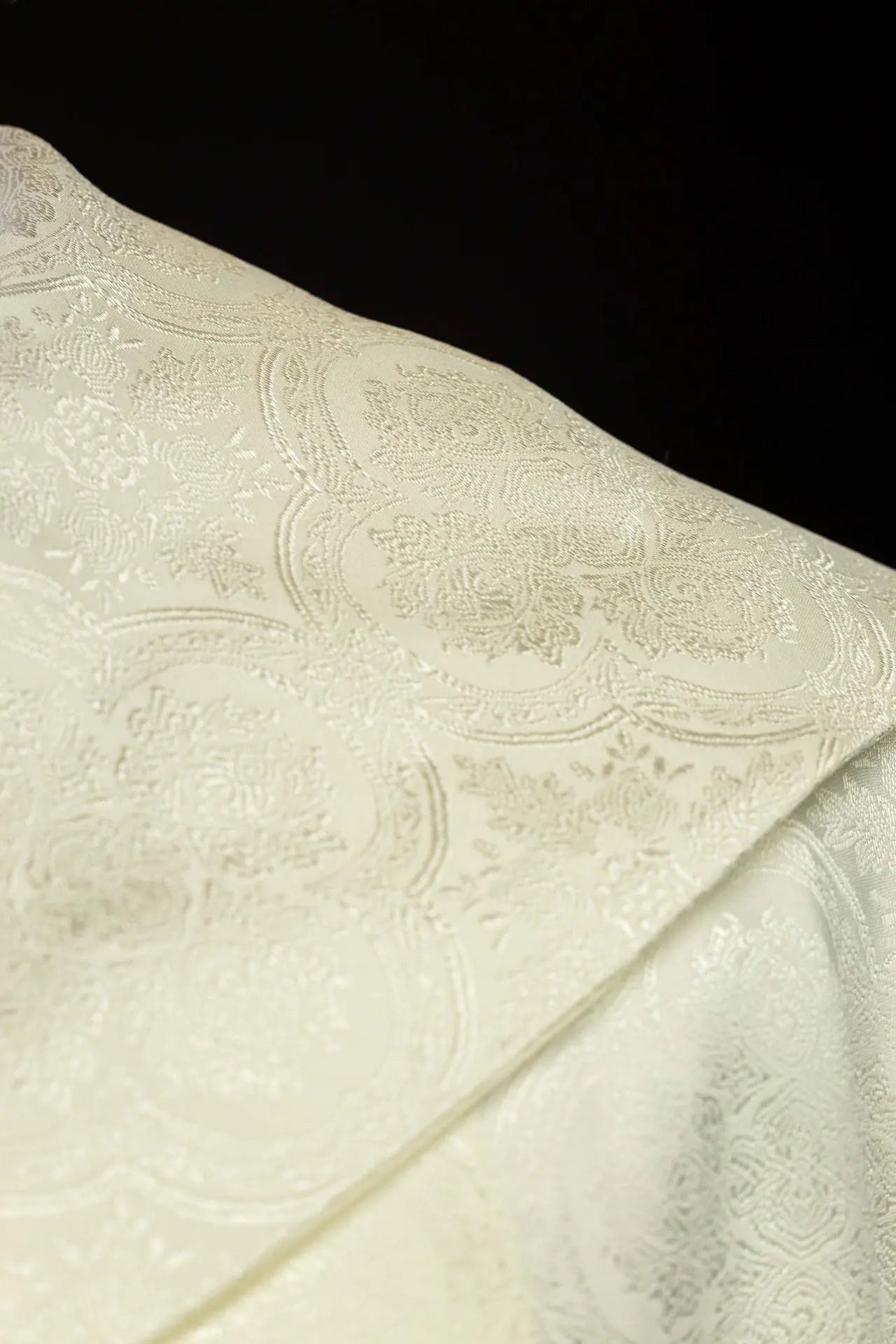 Chape liturgique en jacquard écru