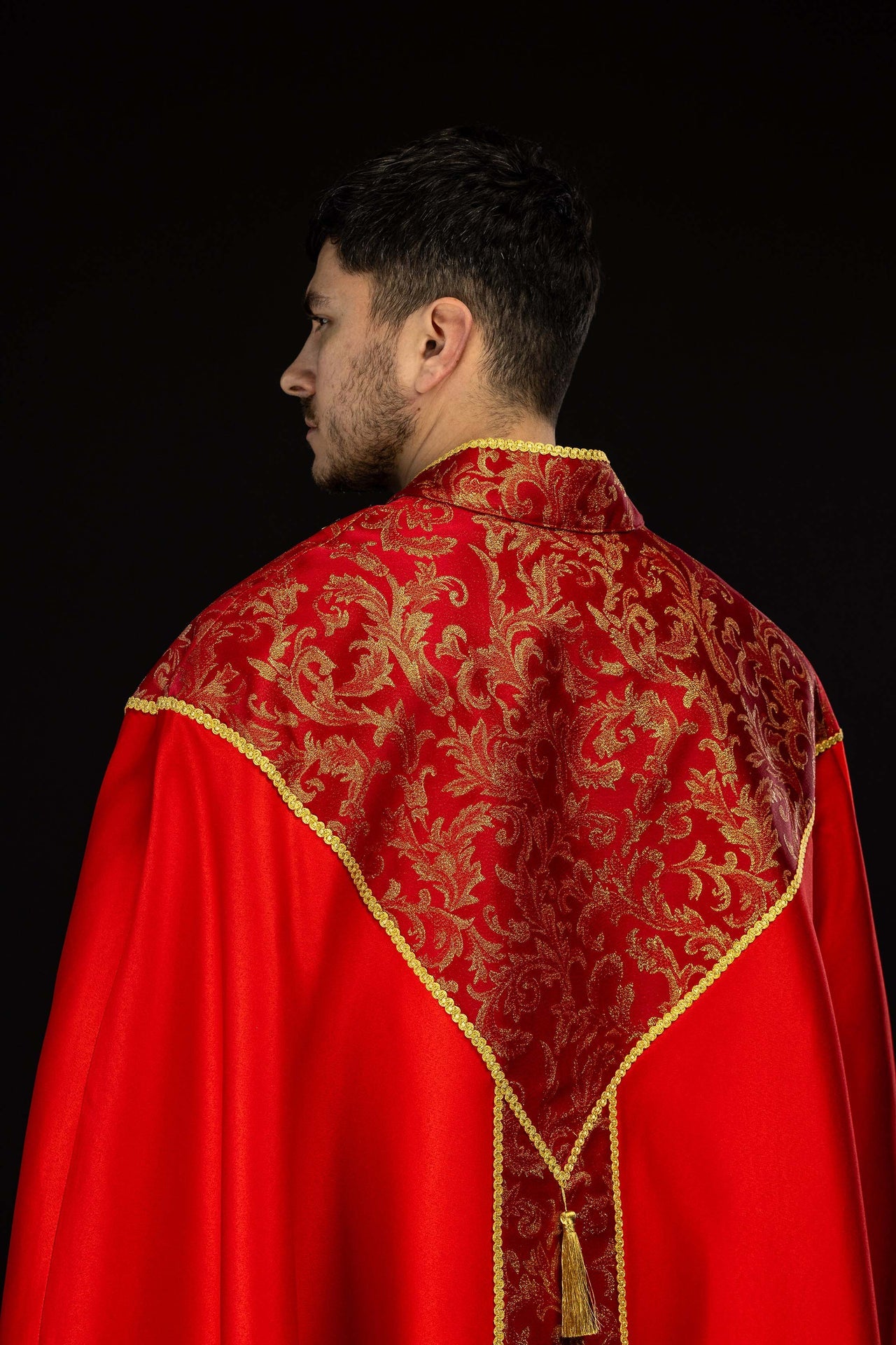 Kapa haftowana ozdobiona tkanina żakardowa czerwona - ORNATY.PL