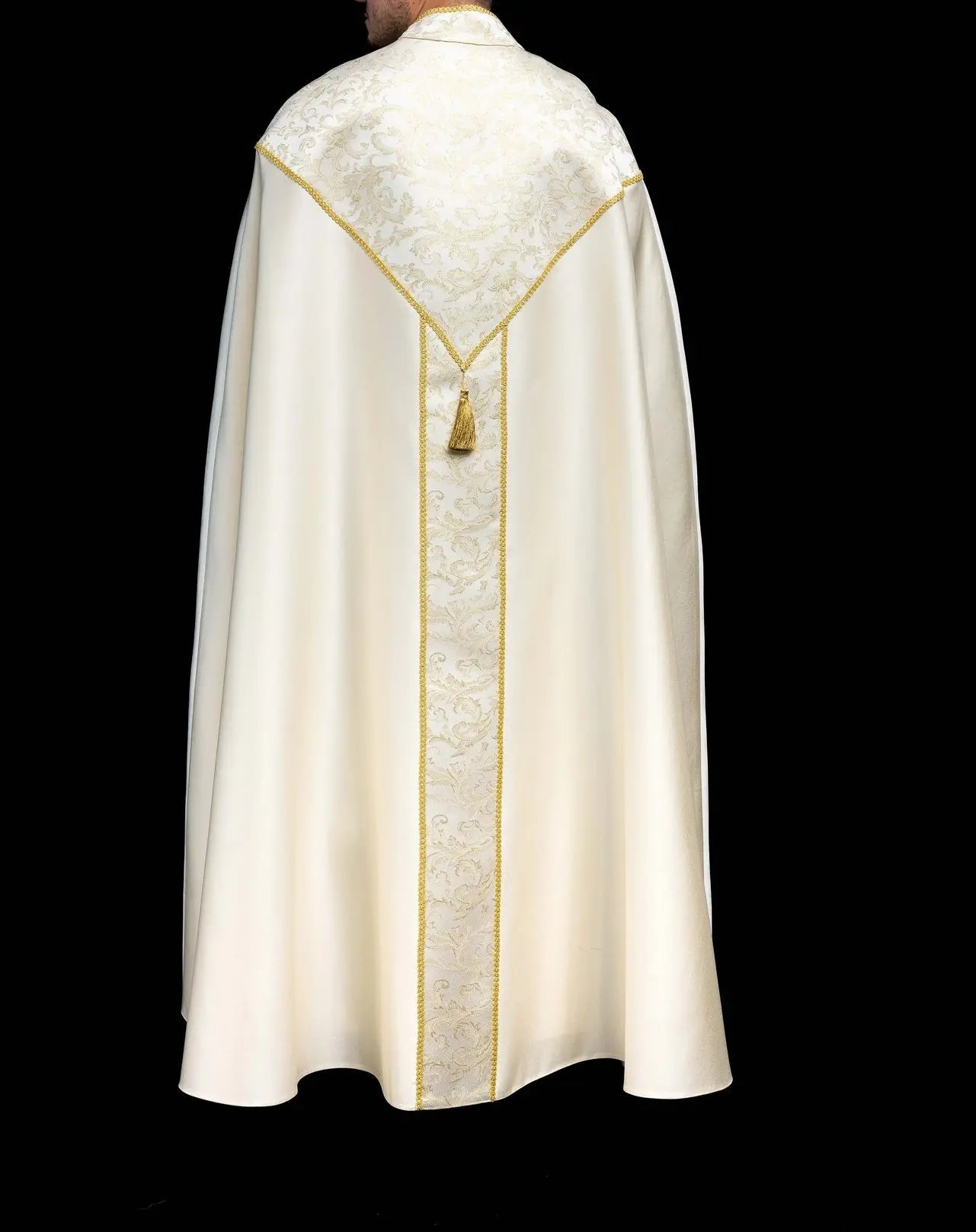 Cappa liturgique écrue avec ornement jacquard doré